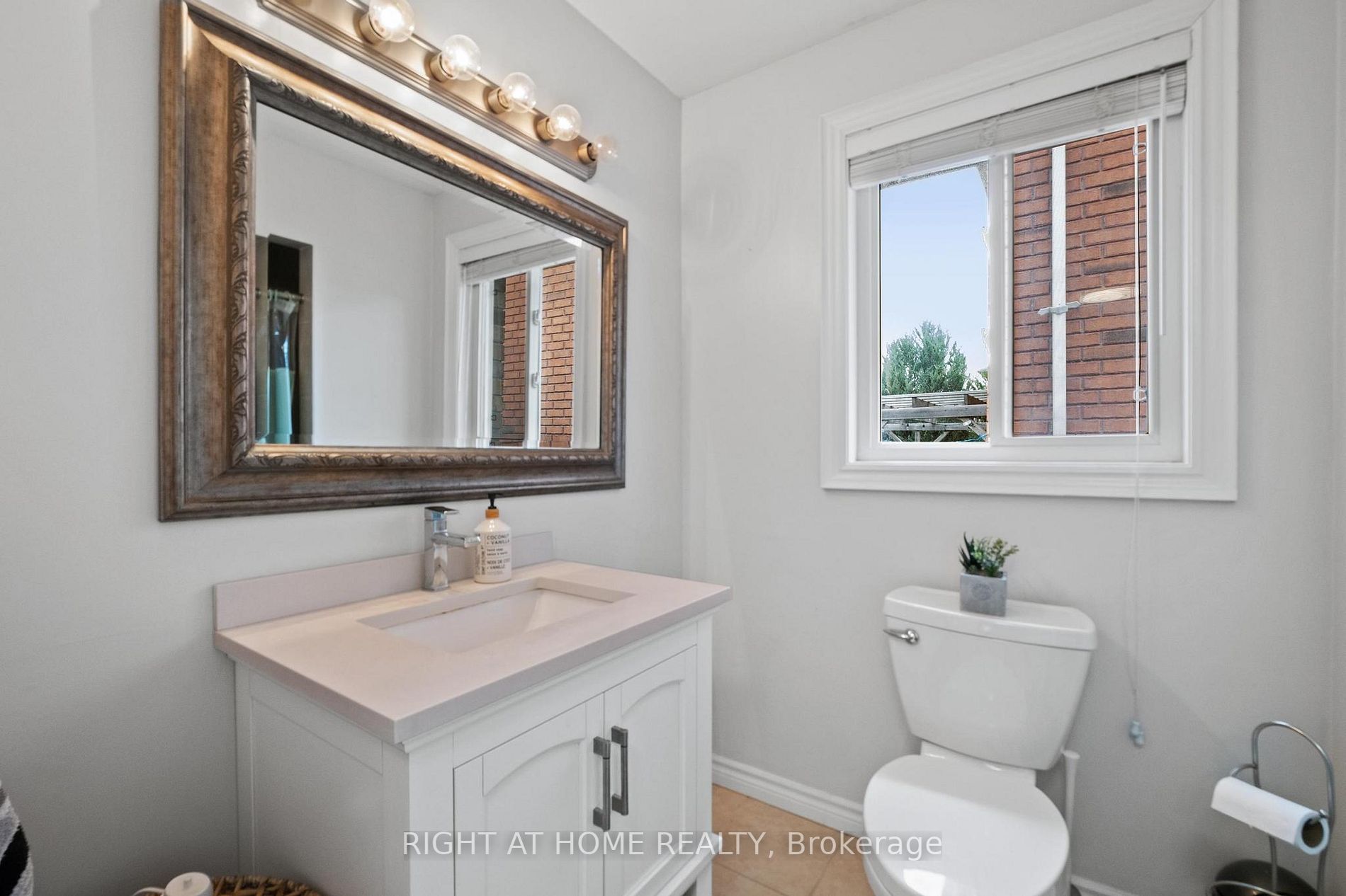 26 Empire Dr