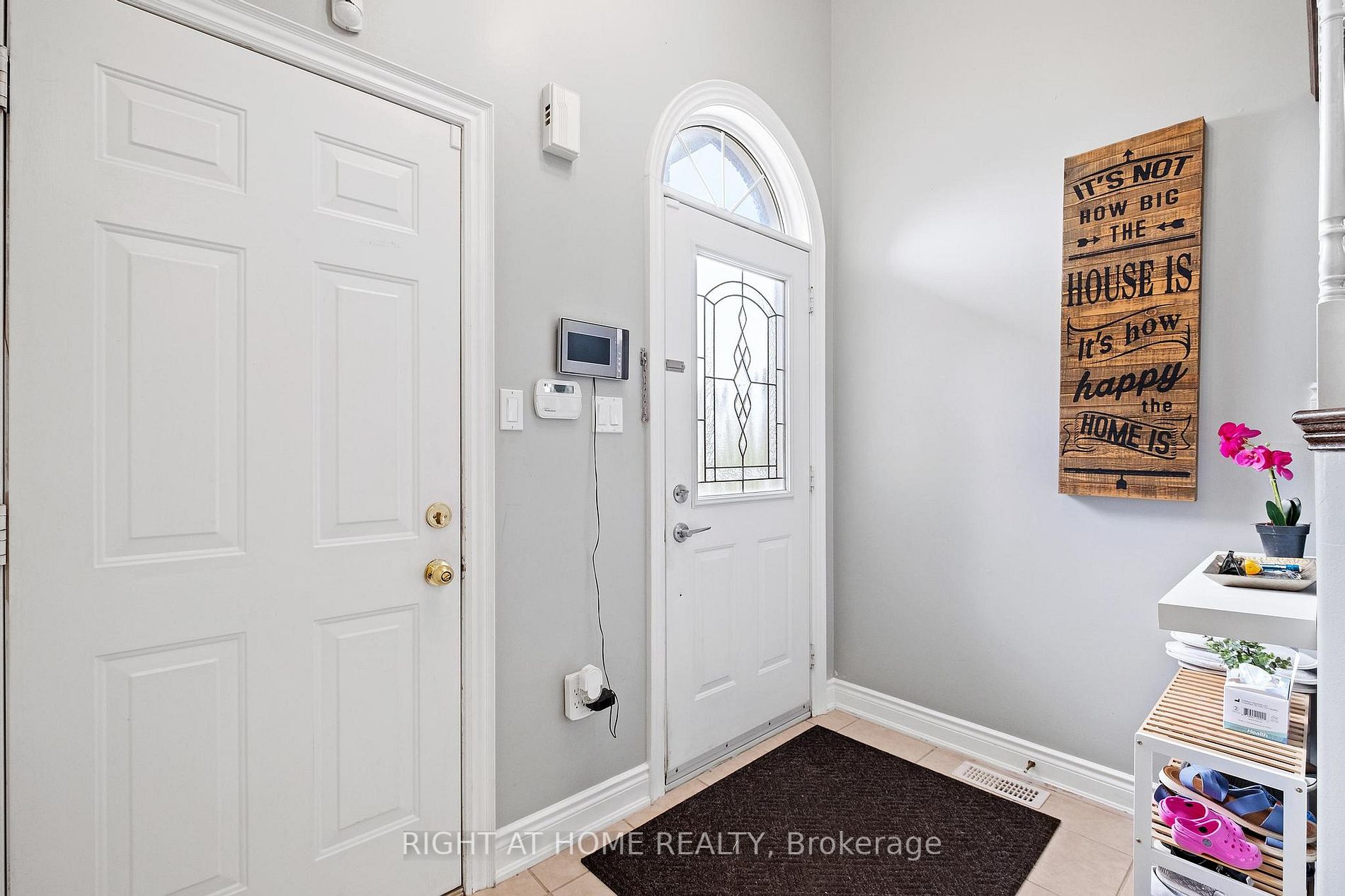26 Empire Dr