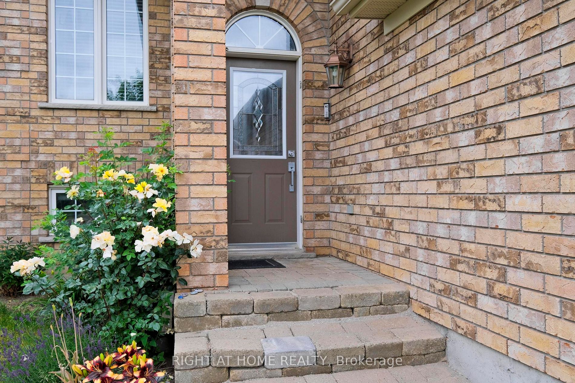 26 Empire Dr
