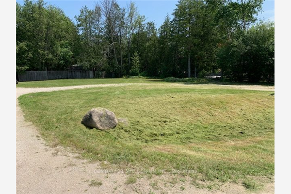 121 Glenlake Blvd, Collingwood