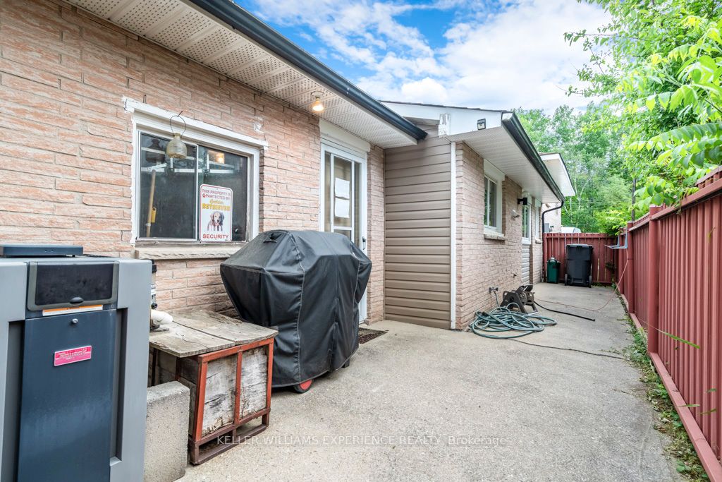 267 Eliza St