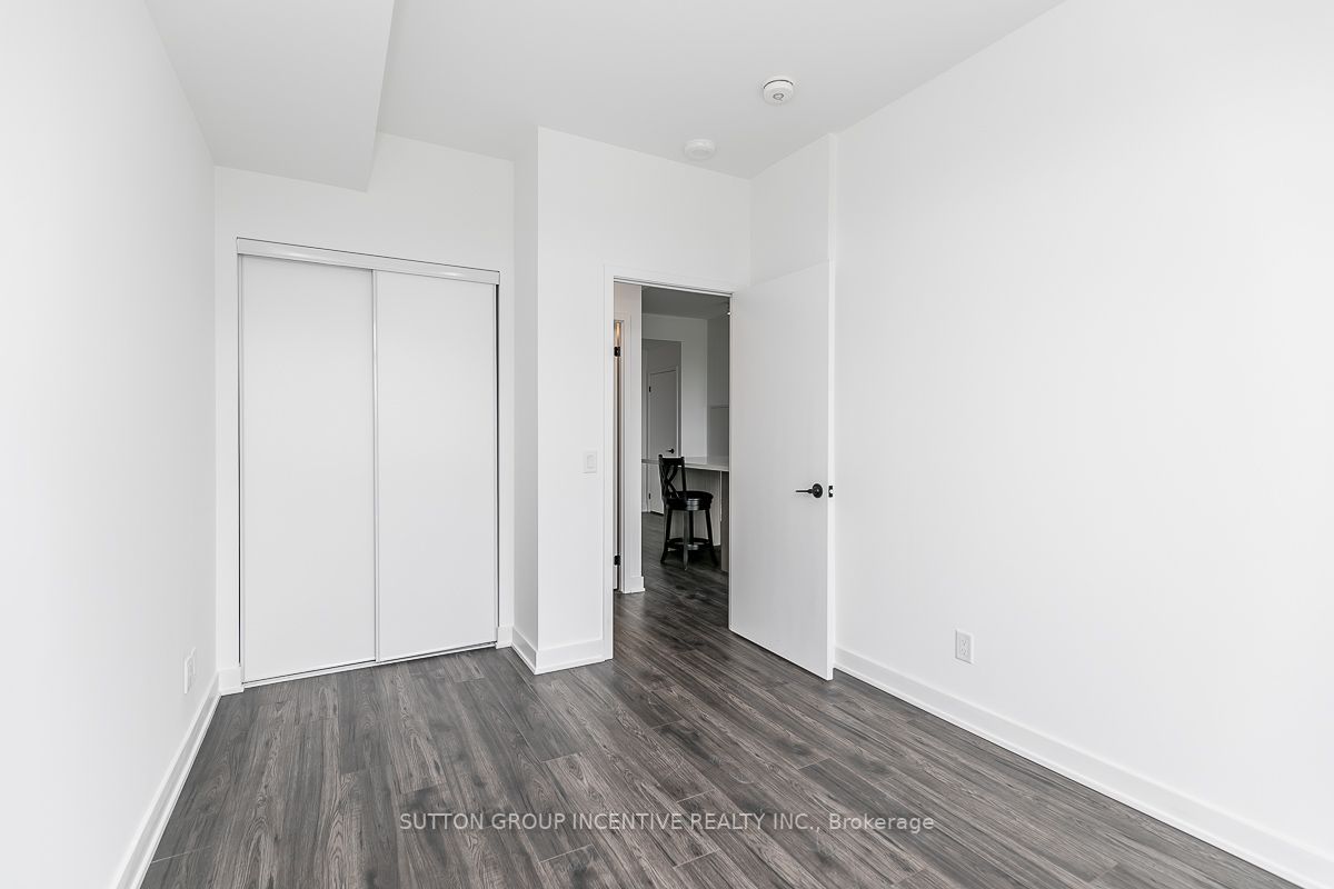 681 Yonge St, #602