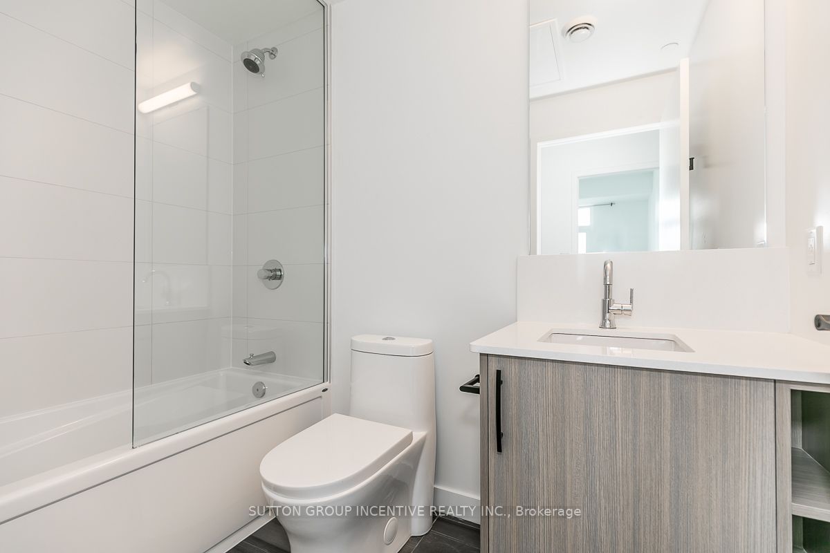 681 Yonge St, #602
