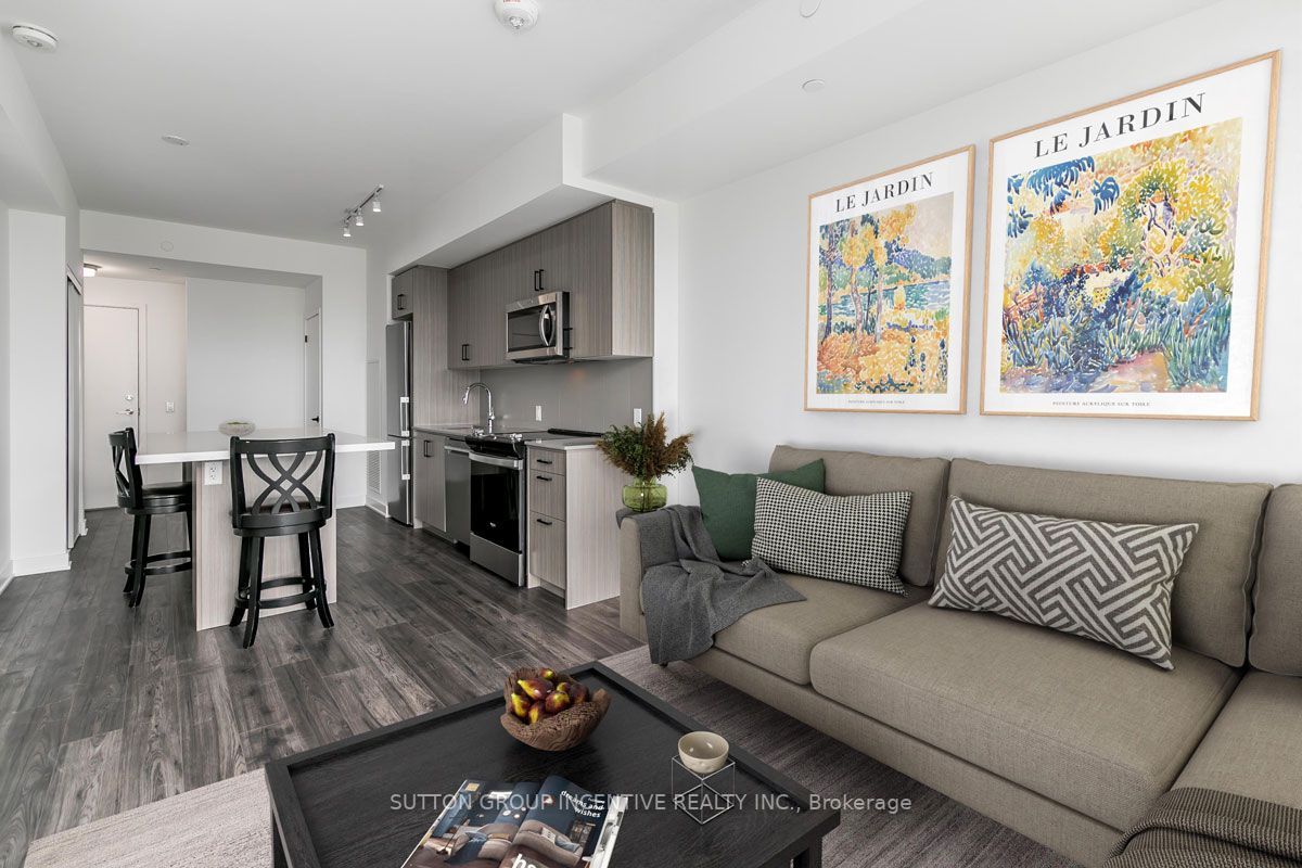 681 Yonge St, #602