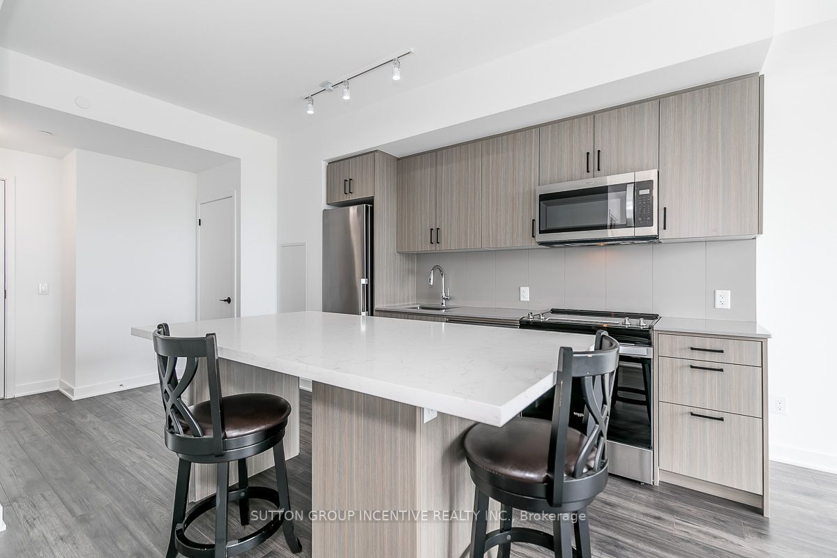681 Yonge St, #602