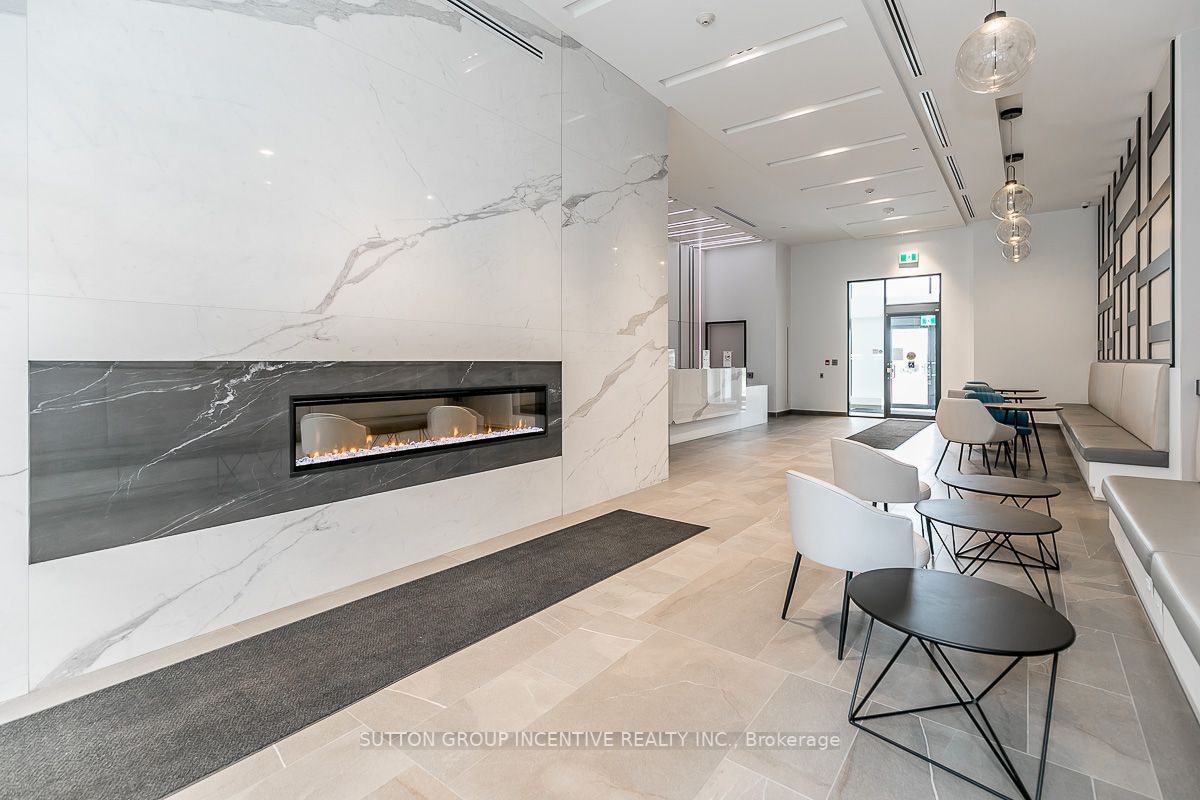 681 Yonge St, #602