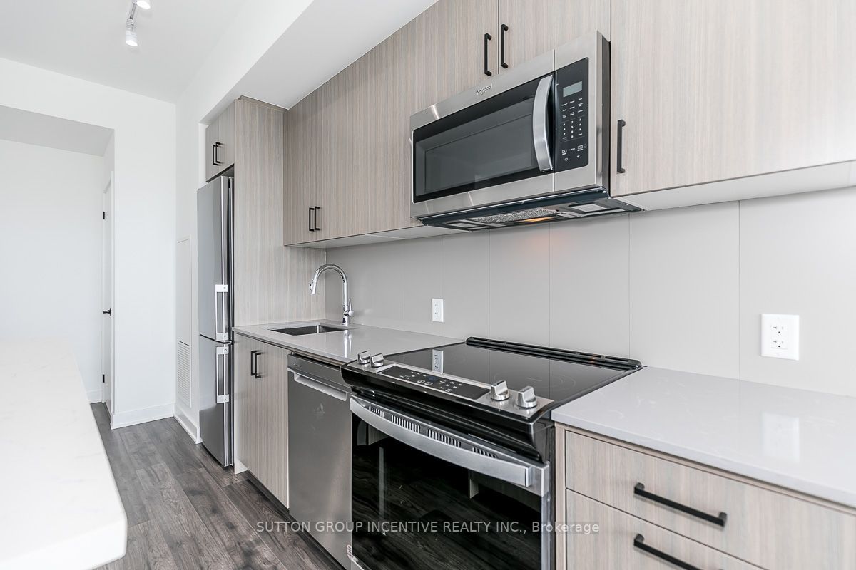 681 Yonge St, #602