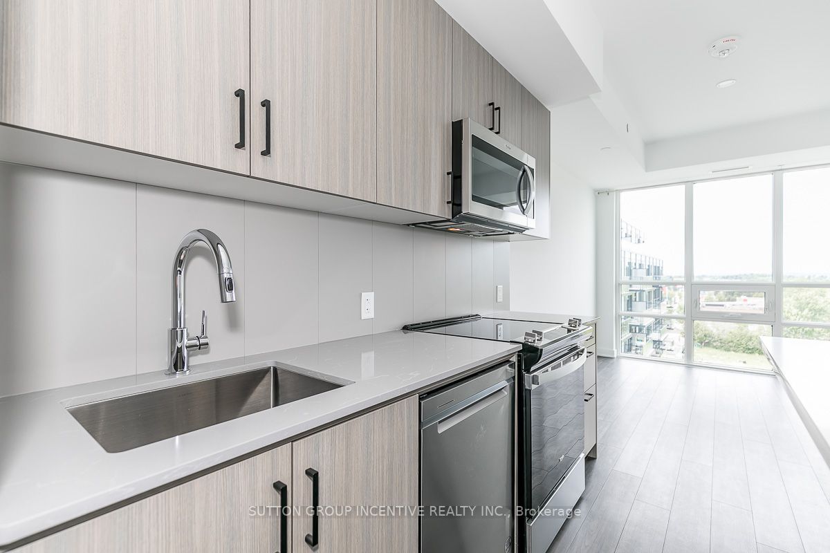 681 Yonge St, #602