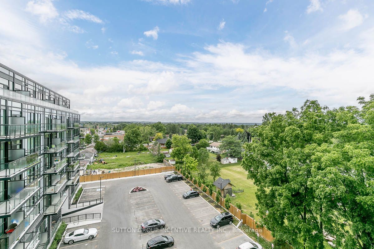 681 Yonge St, #602