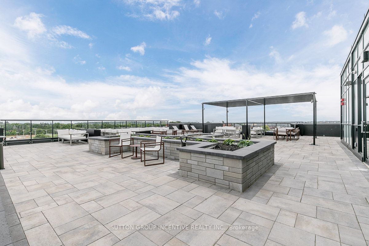 681 Yonge St, #602