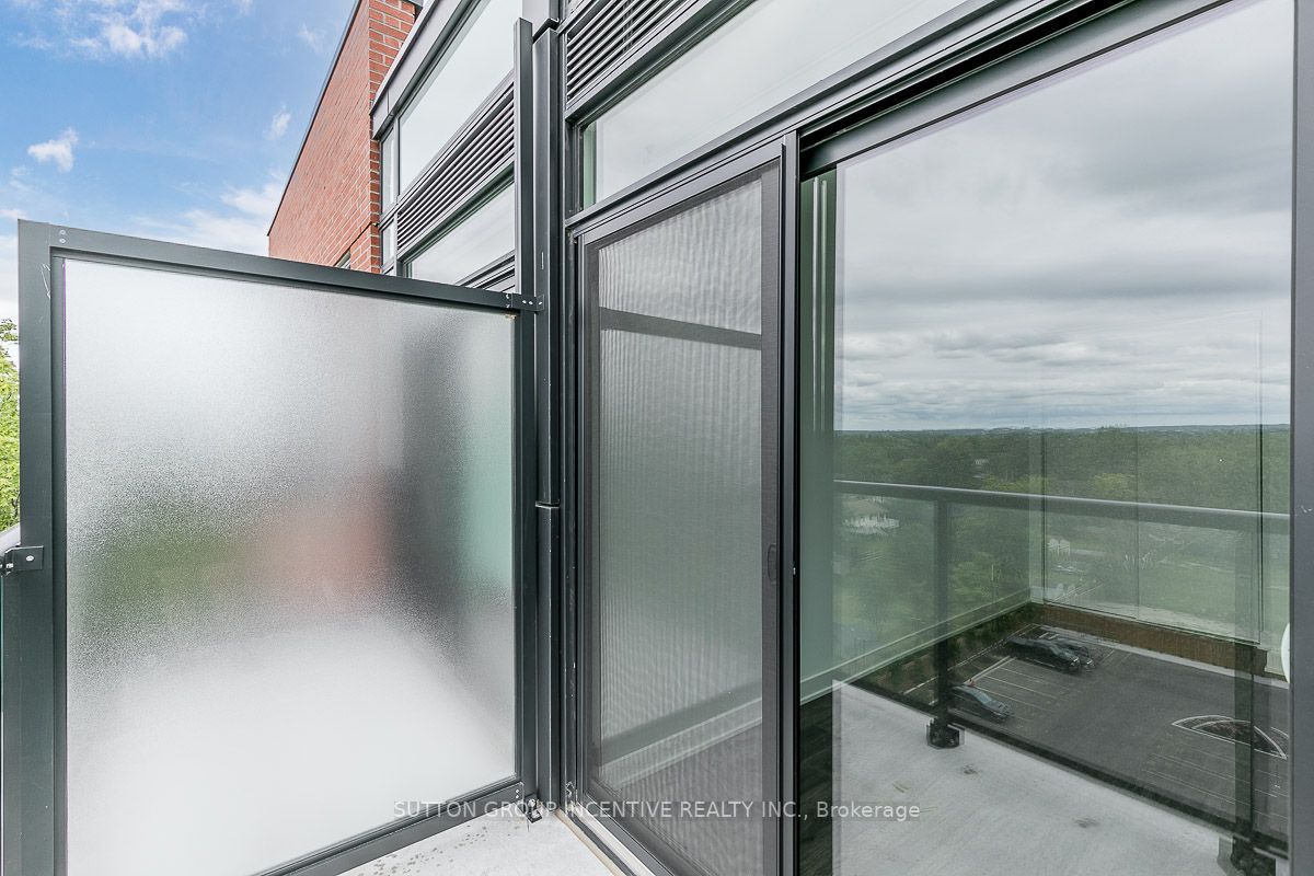681 Yonge St, #602