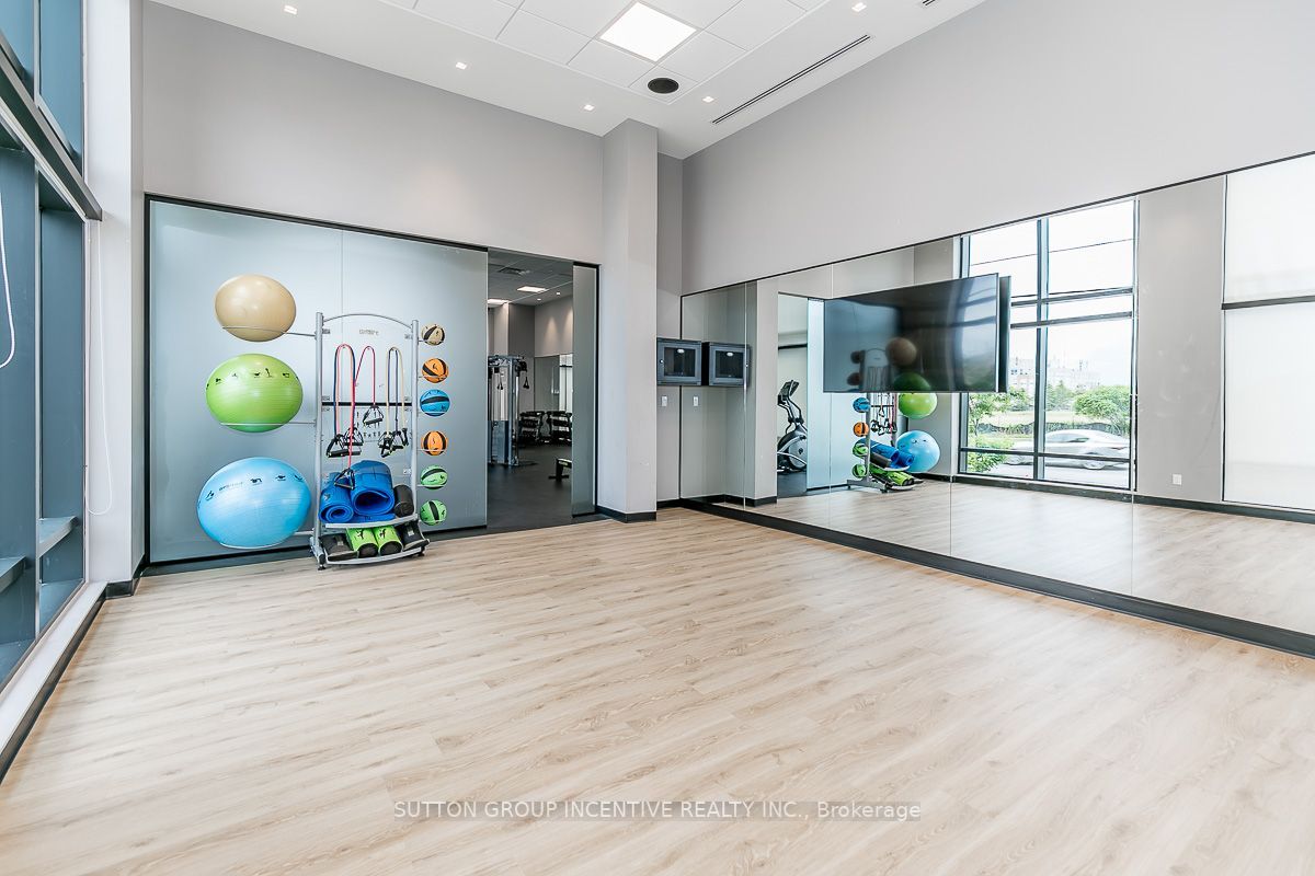 681 Yonge St, #602