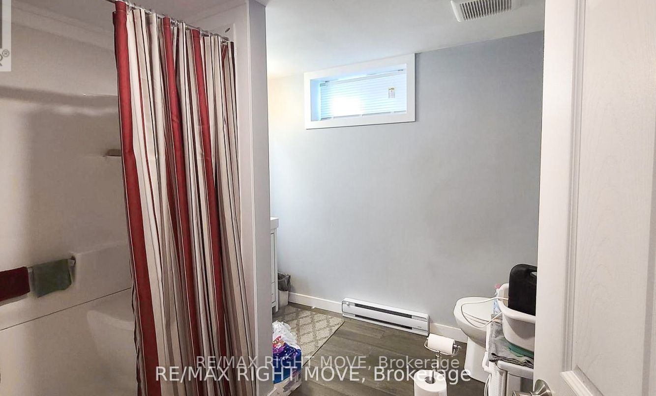24 Borland St W