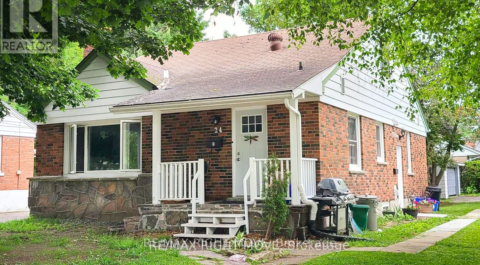 24 Borland St W
