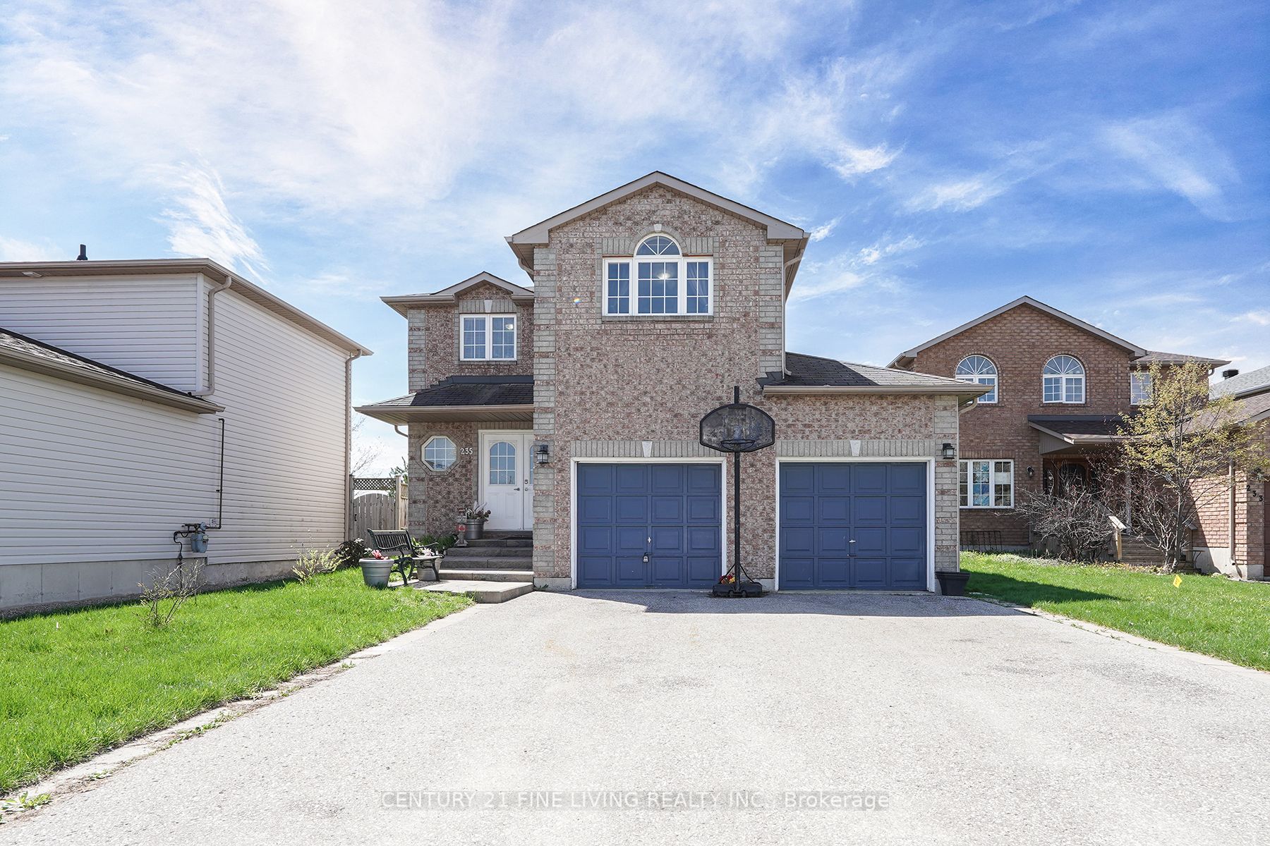 235 Dunsmore Lane S