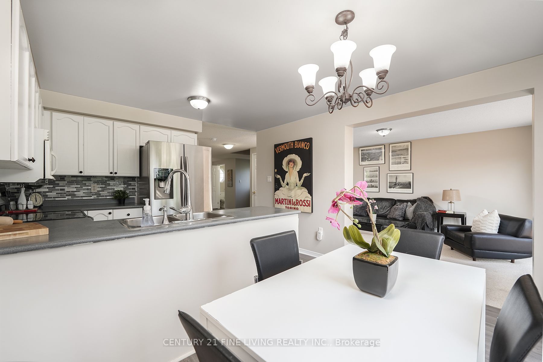235 Dunsmore Lane S