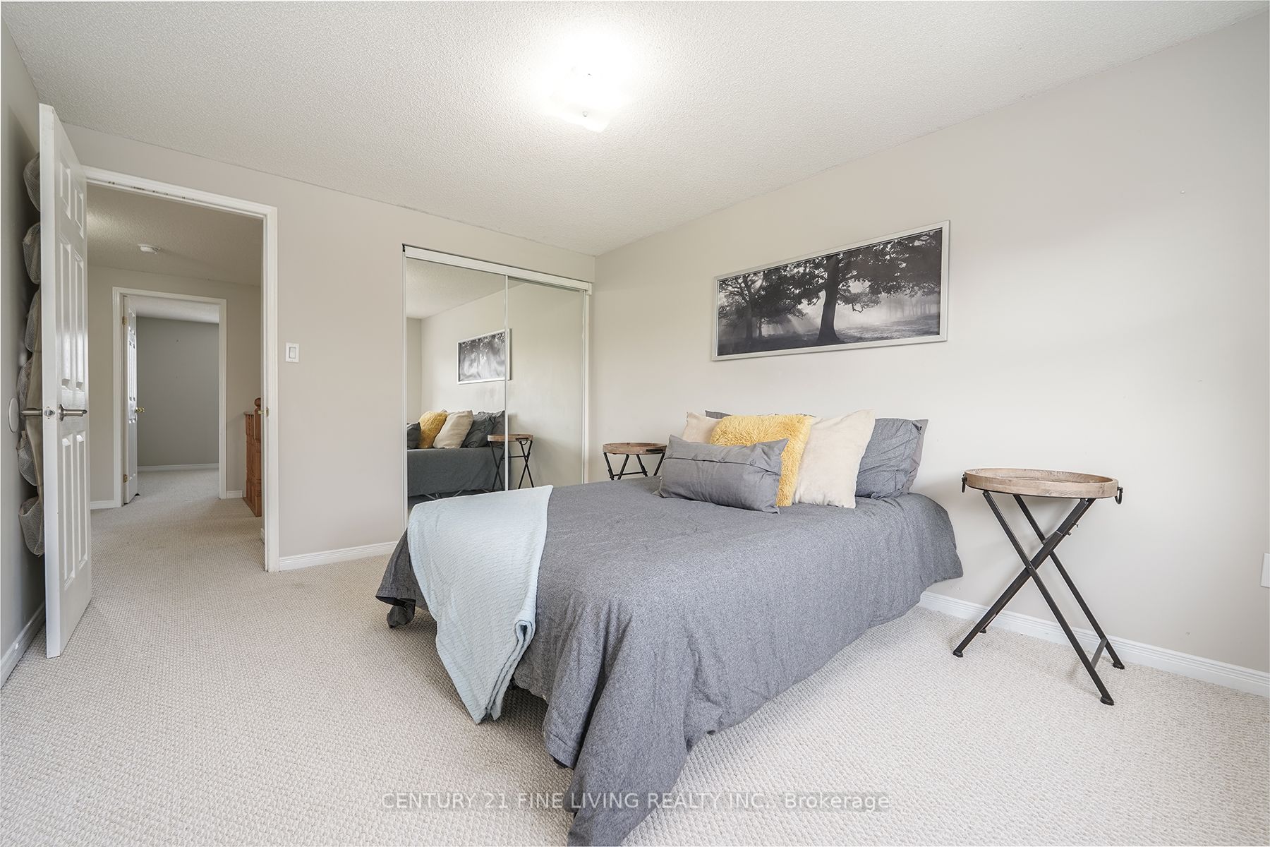 235 Dunsmore Lane S