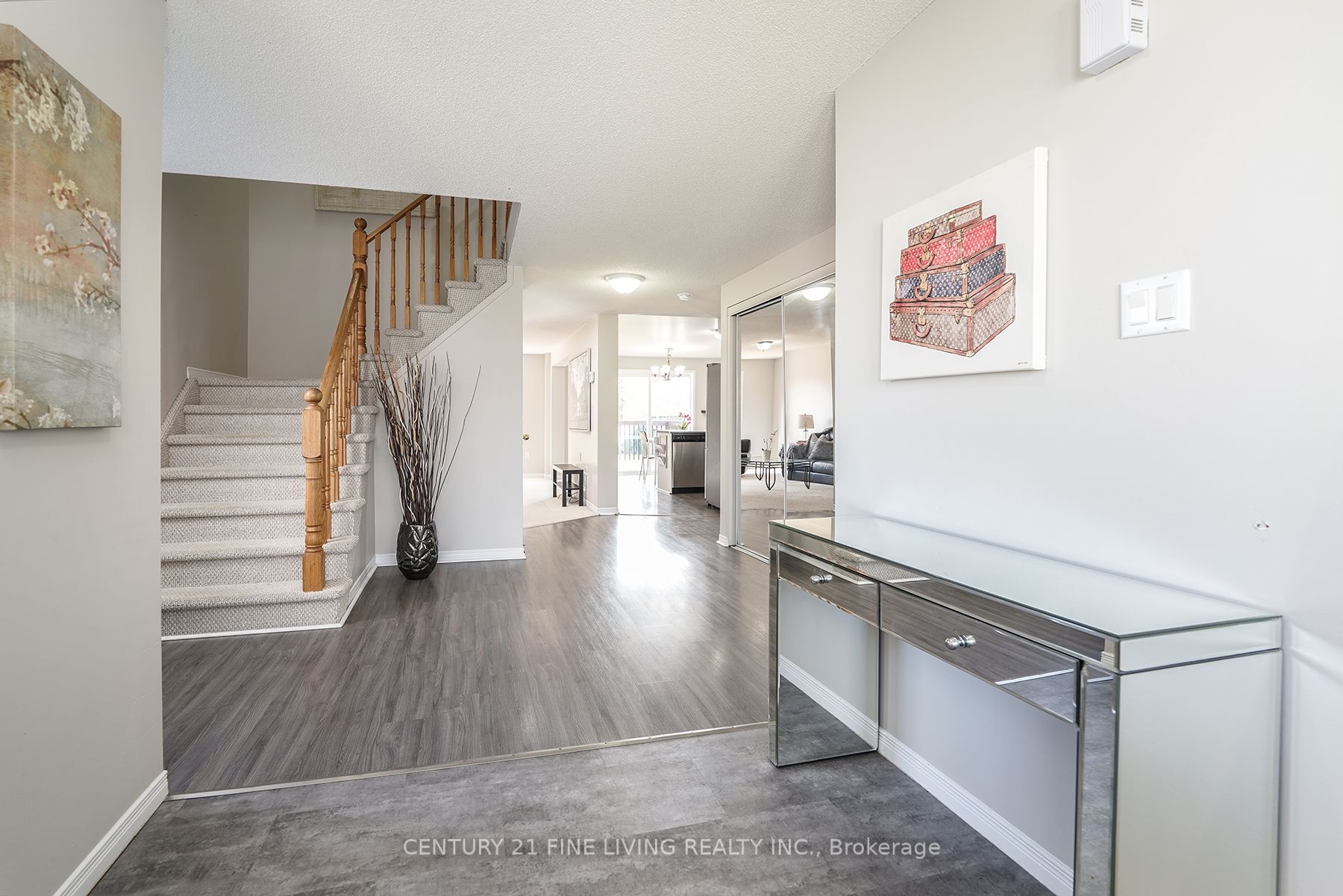 235 Dunsmore Lane S