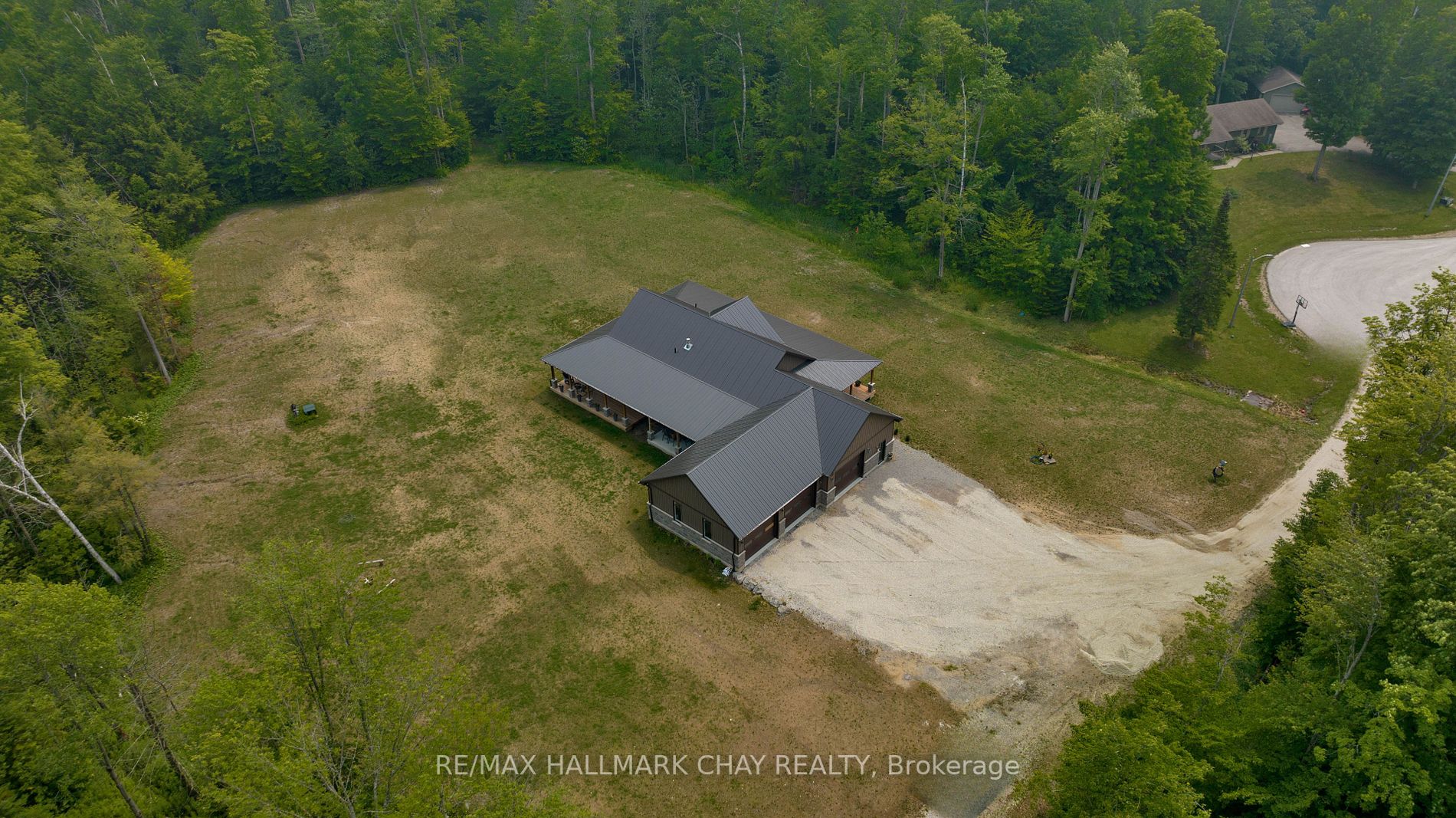 16 Whitetail Dr