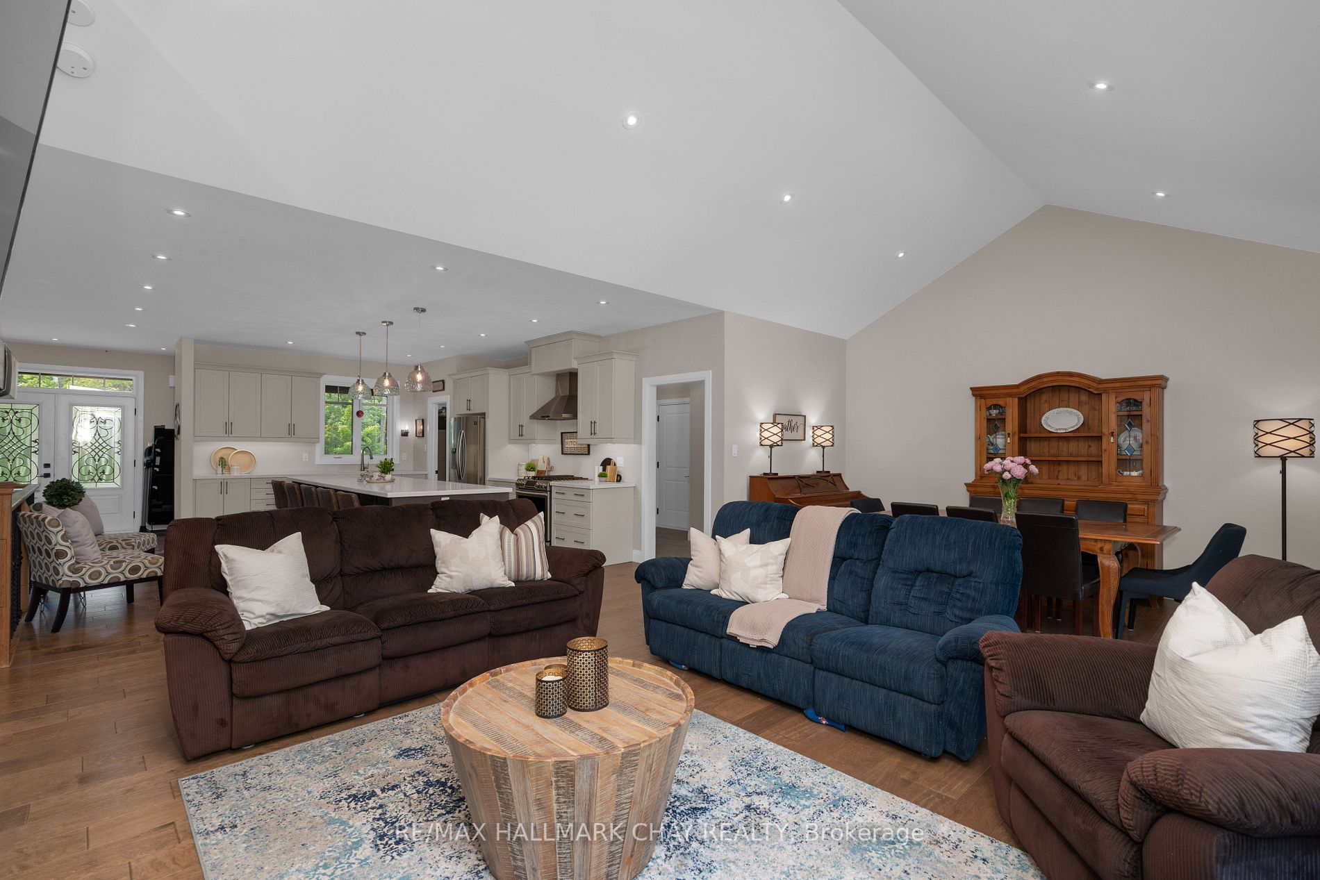 16 Whitetail Dr