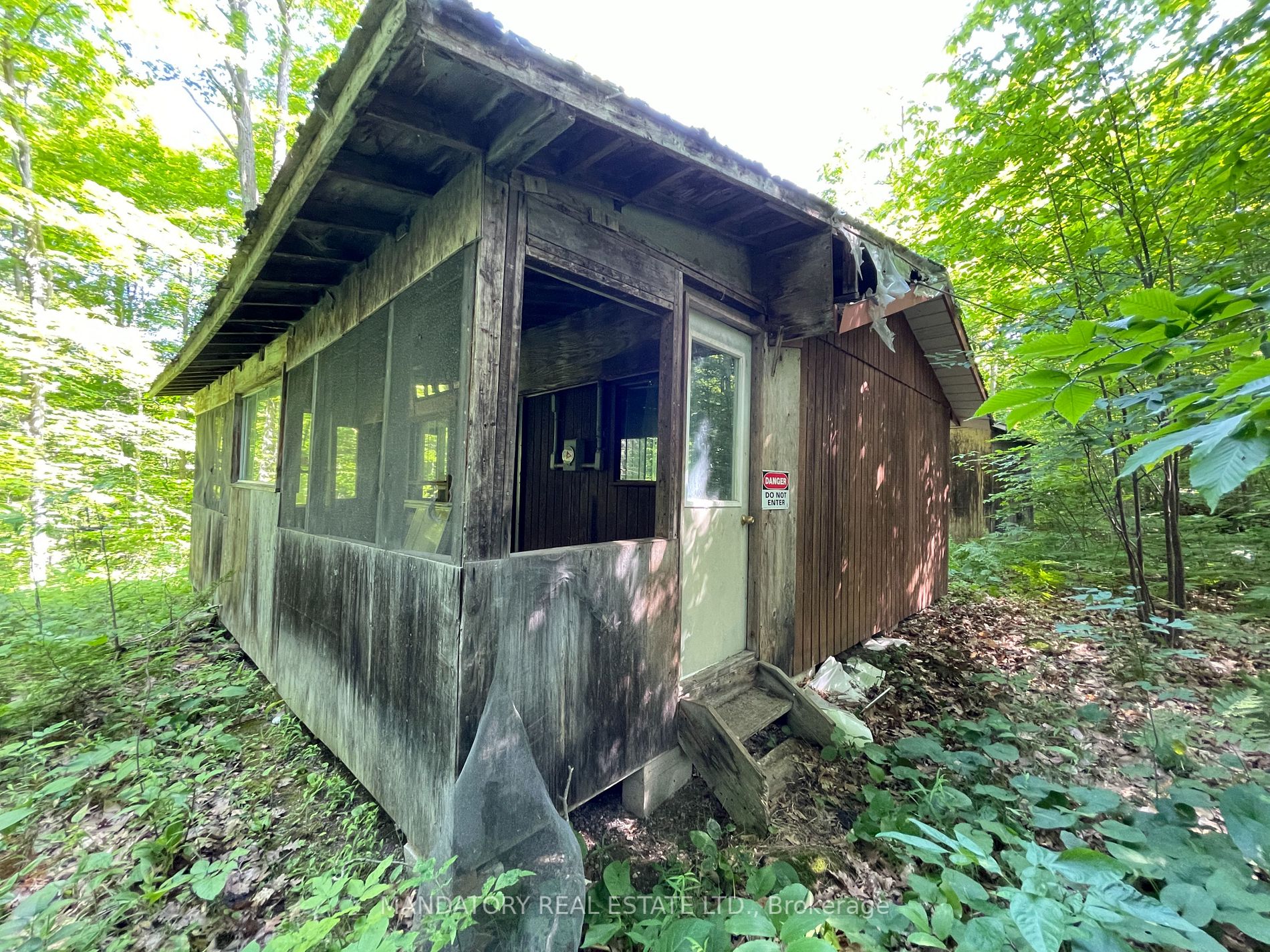 28 Meadows Ave