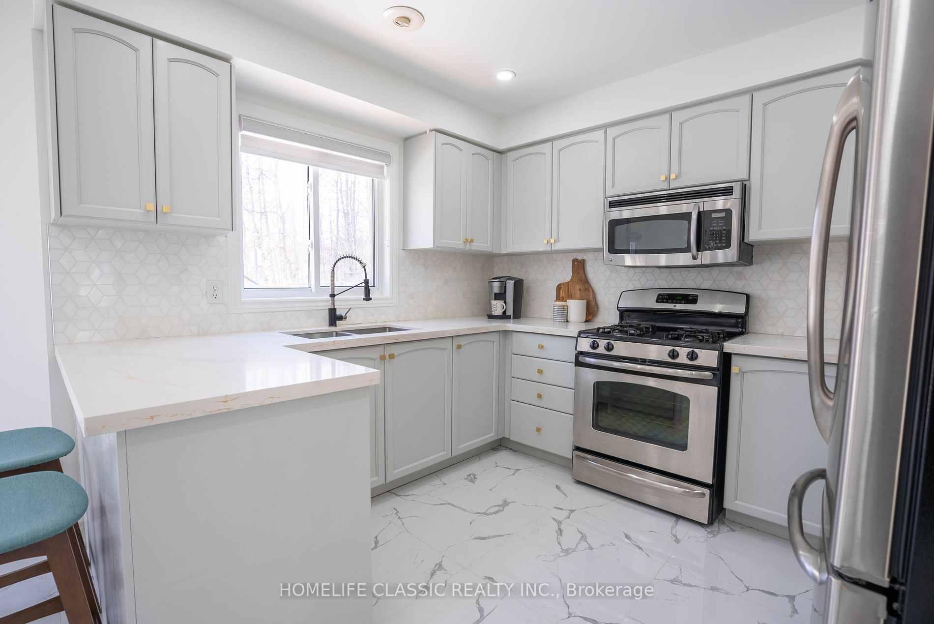 51 Hawkins Dr