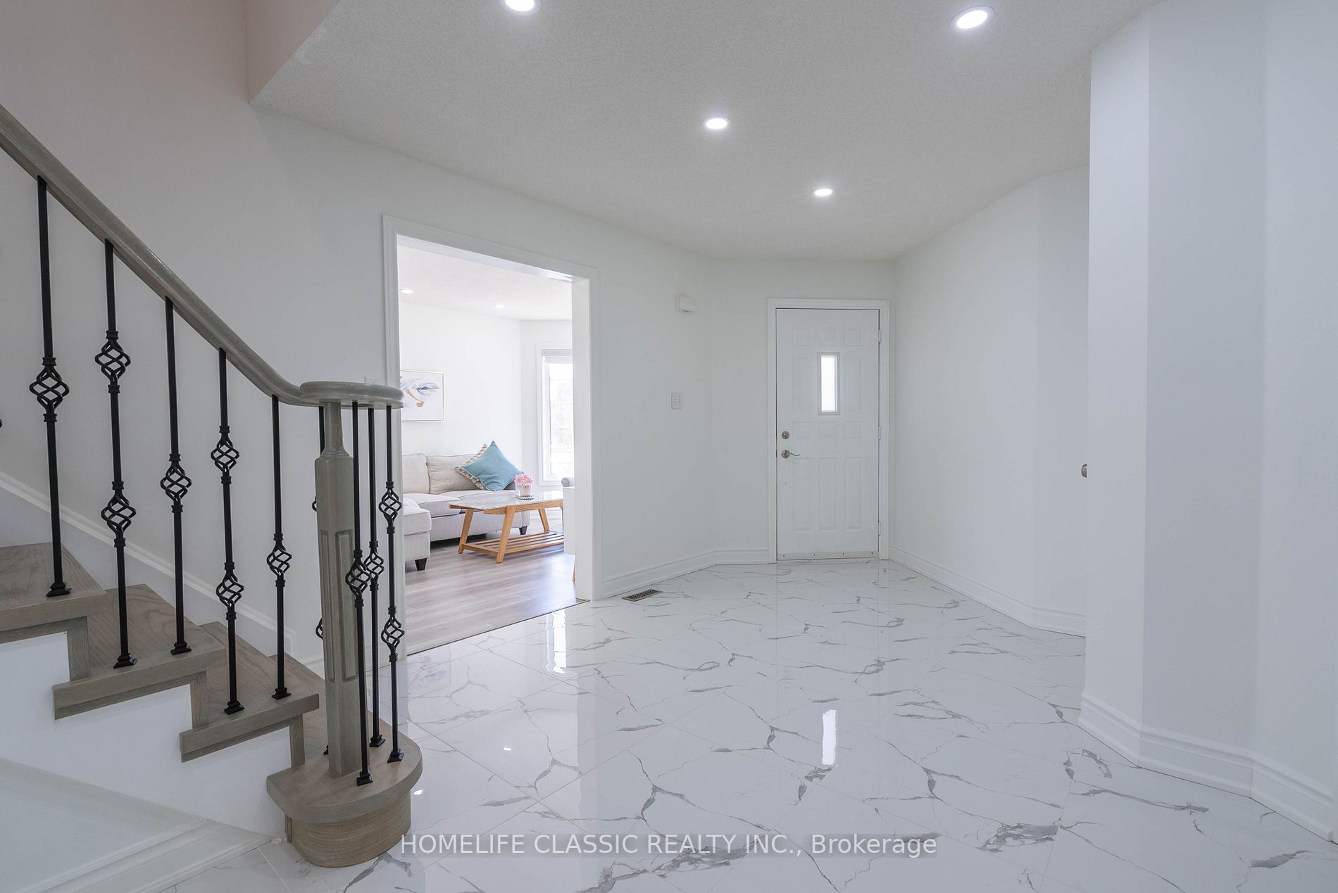 51 Hawkins Dr