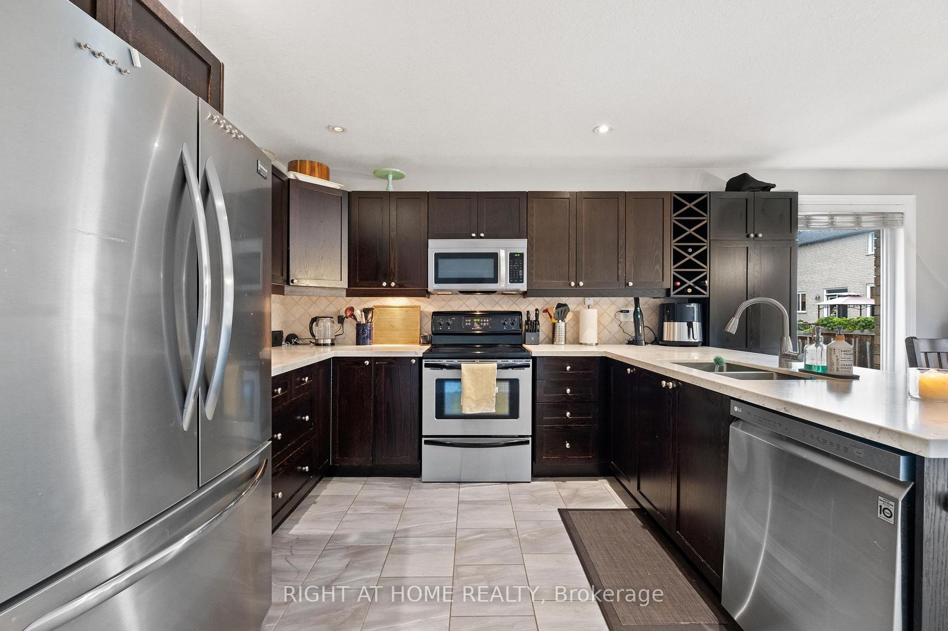 26 Empire Dr