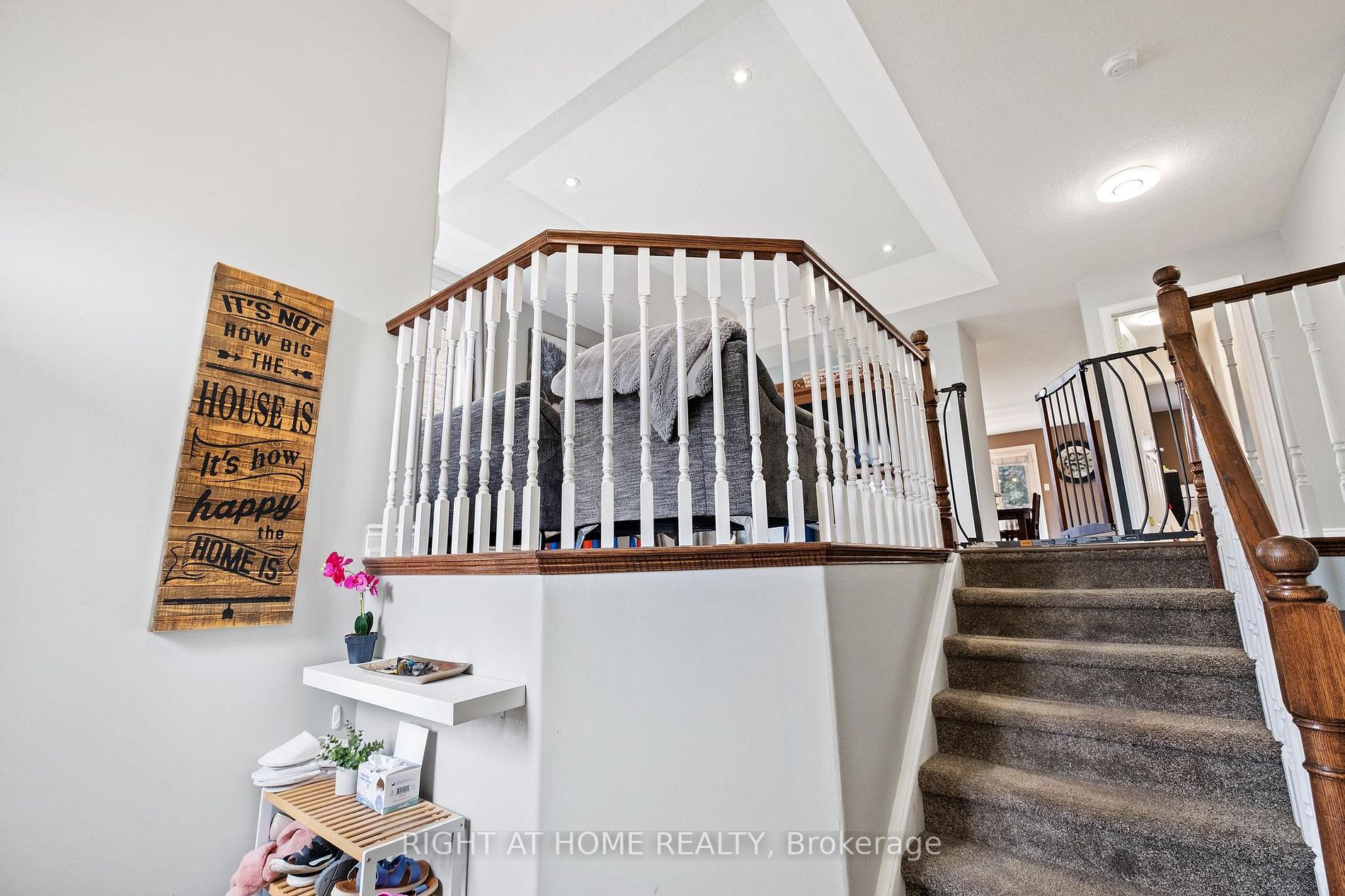26 Empire Dr