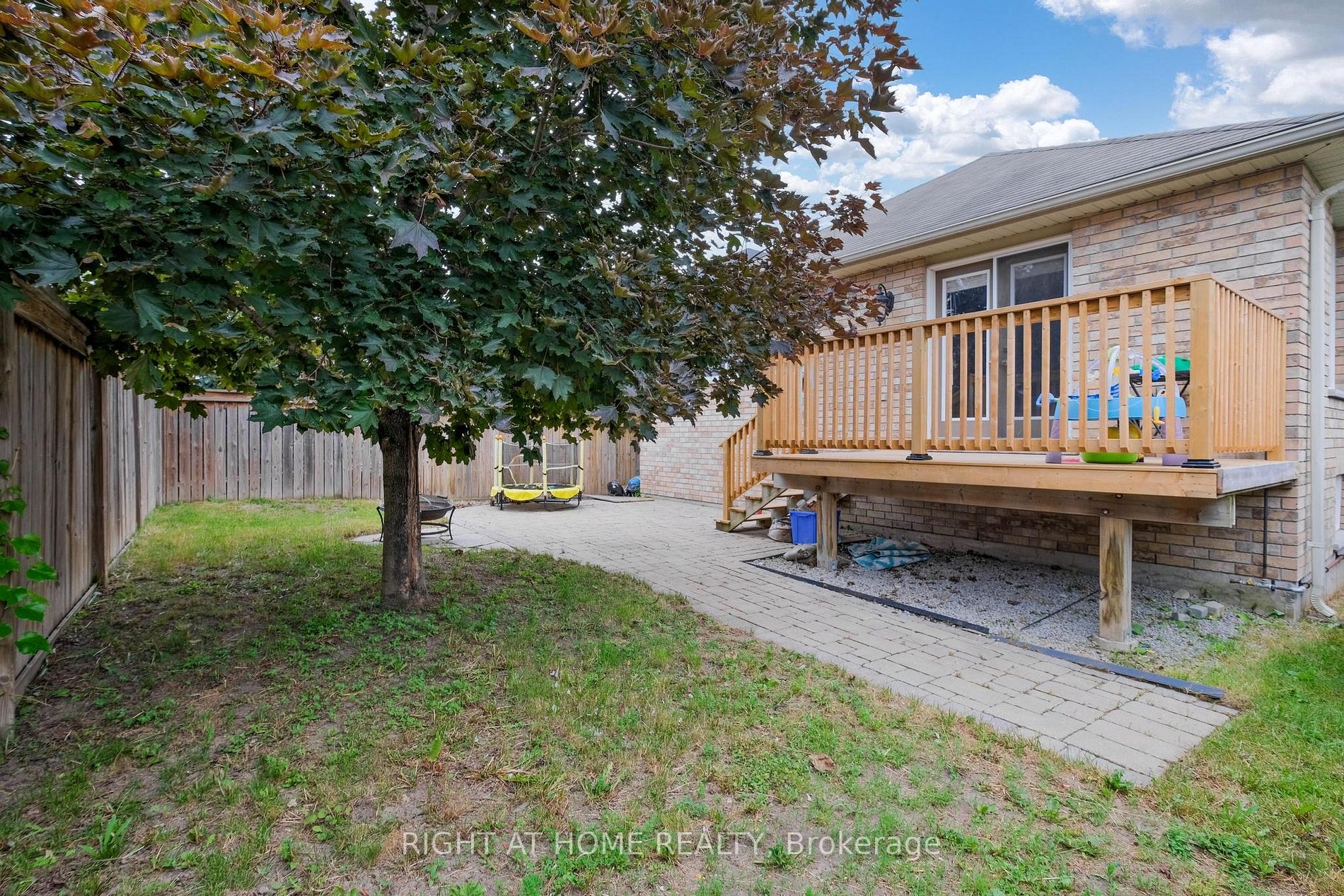 26 Empire Dr