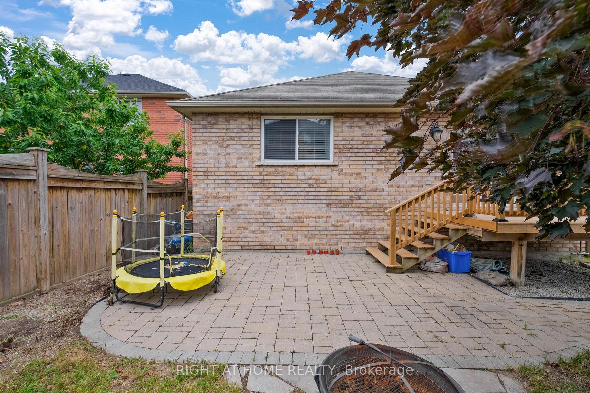 26 Empire Dr