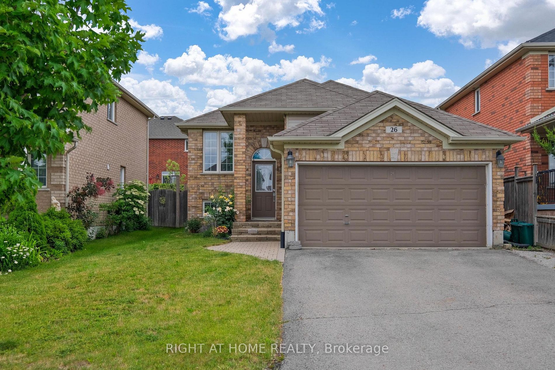 26 Empire Dr