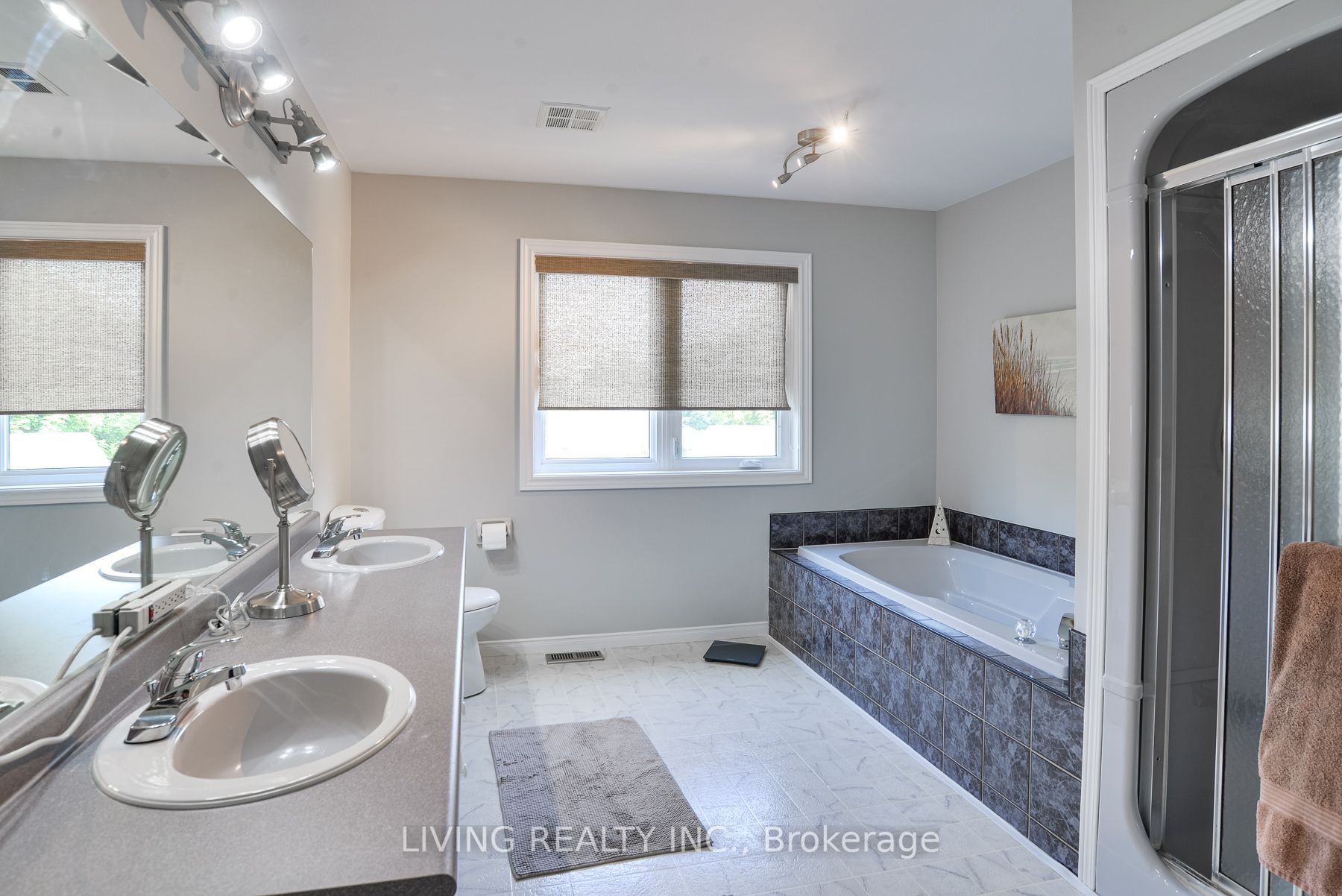Listing S6647686 - Large Photo # 17