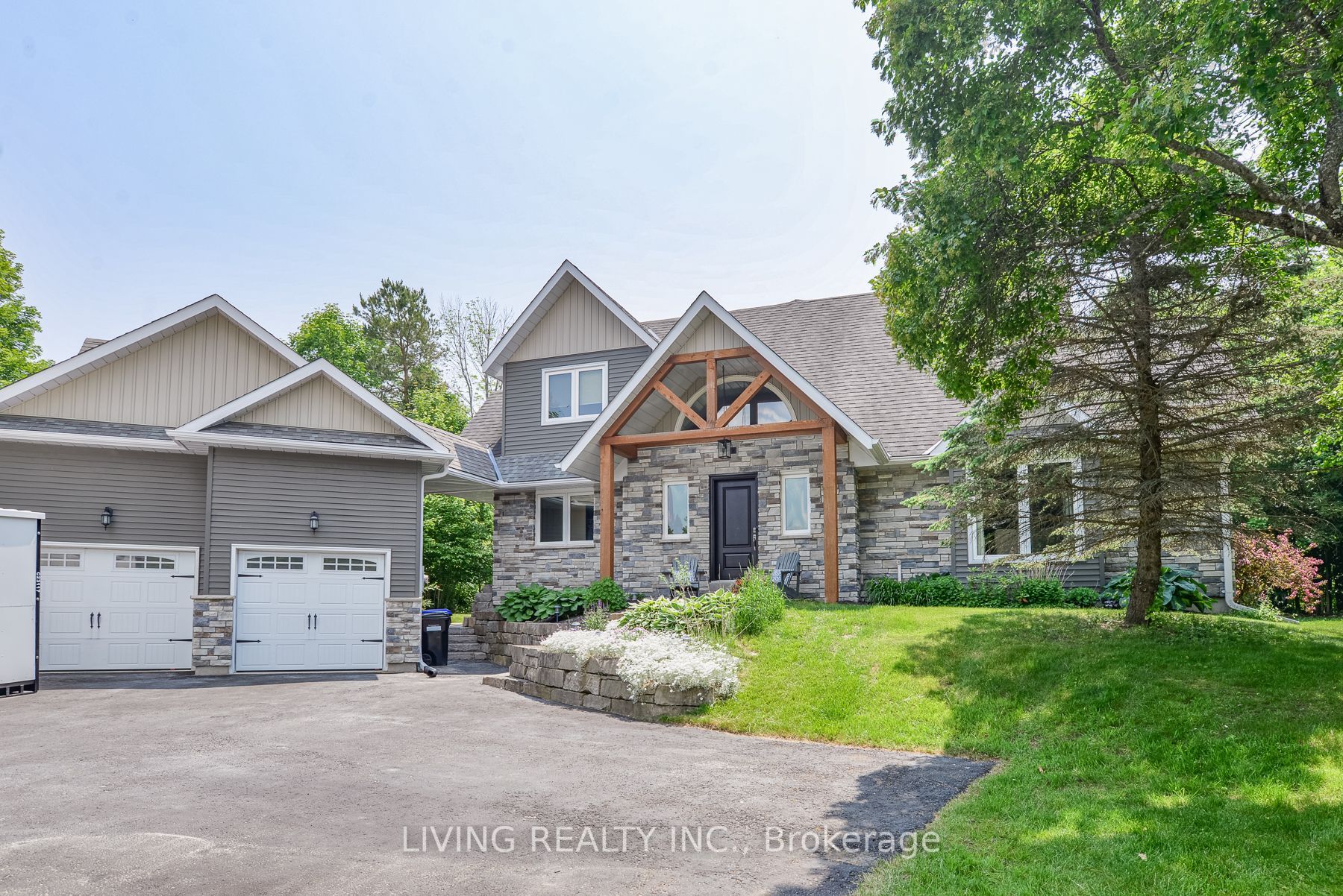 Listing S6647686 - Large Photo # 2