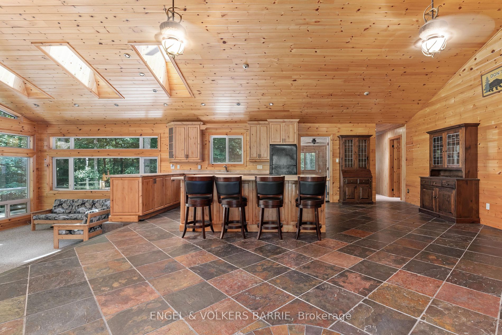 Listing S6647946 - Large Photo # 5