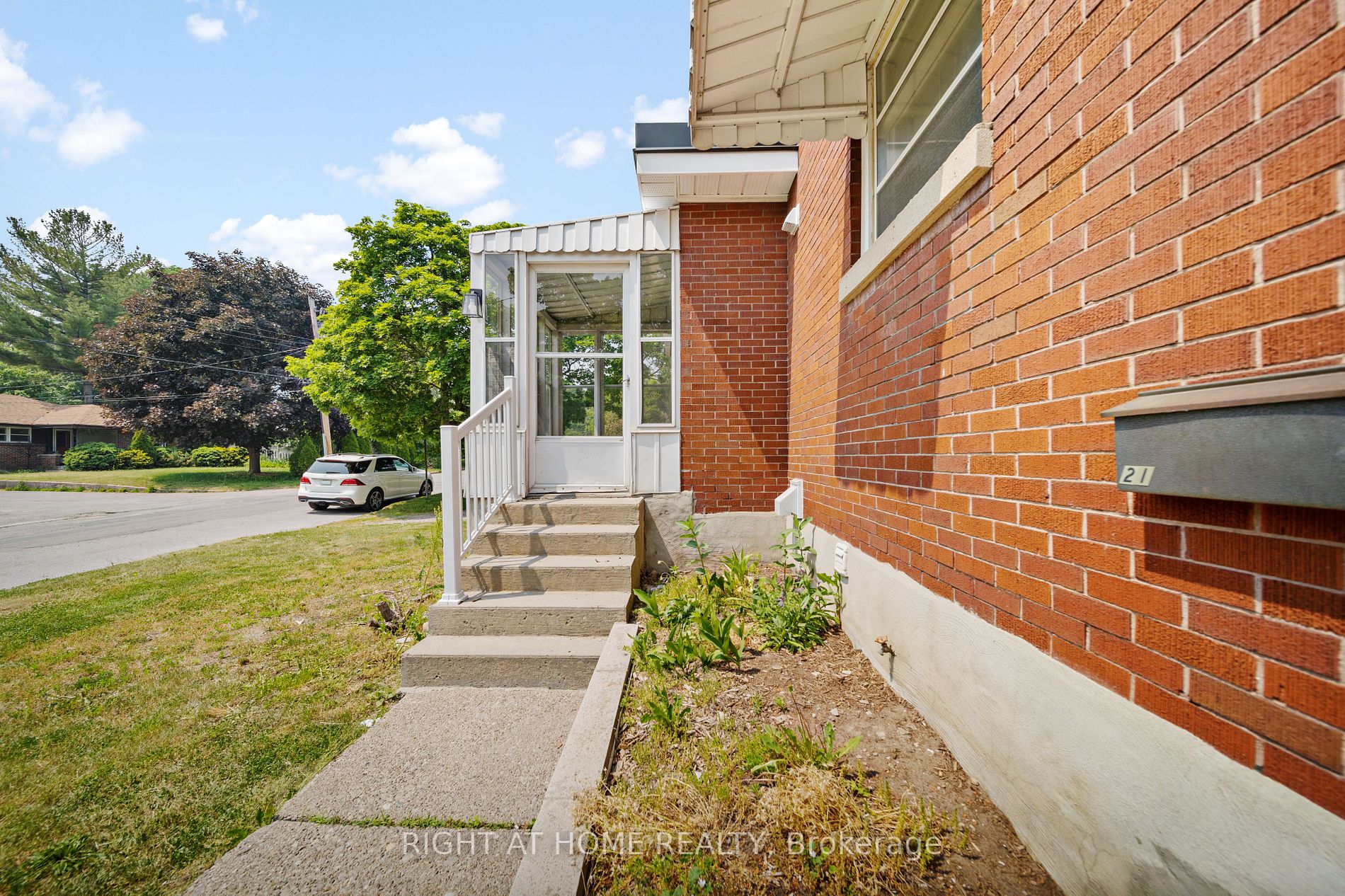 21 Thomson St, #Main Fl