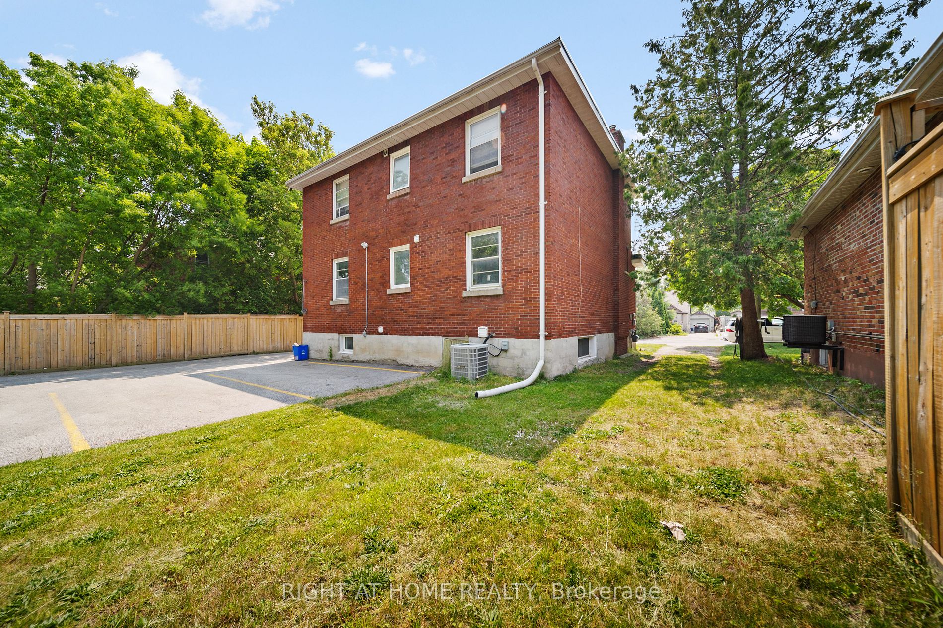 21 Thomson St, #Main Fl