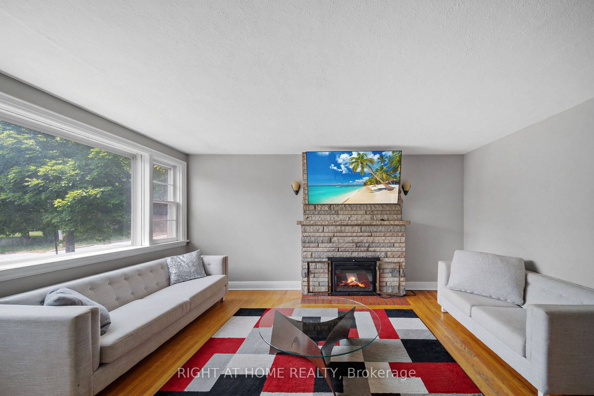 21 Thomson St, #Main Fl