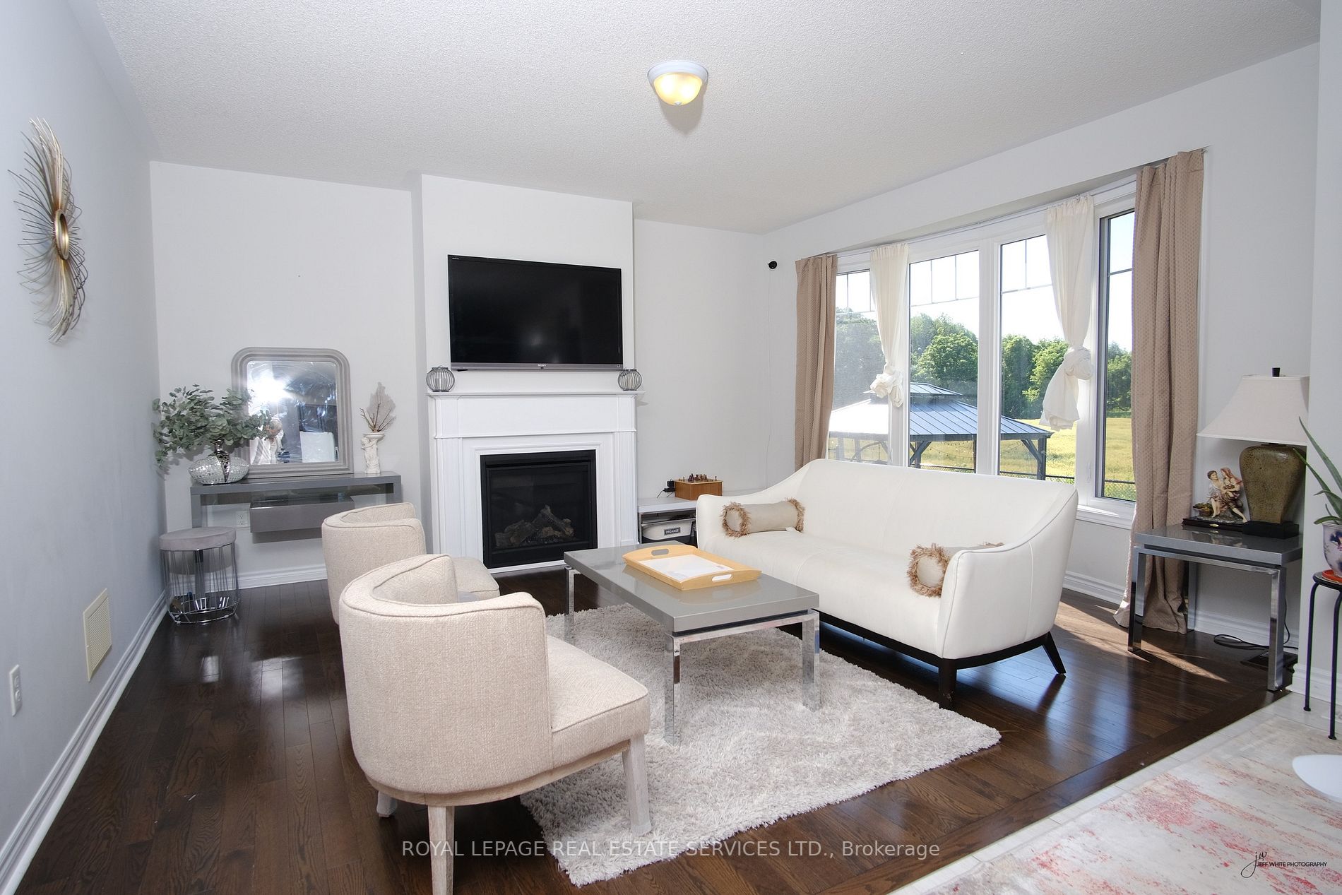 98 Kirby Avenue