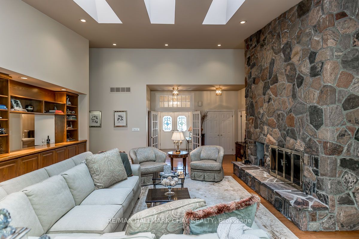 16 Lilac Lane