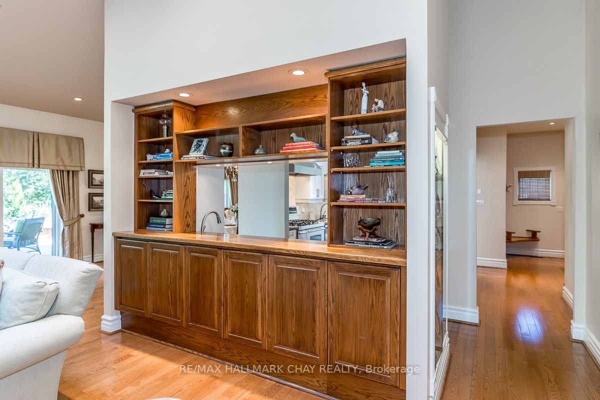 16 Lilac Lane
