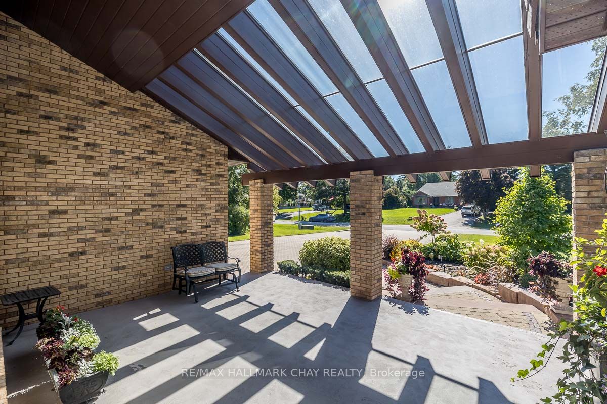 16 Lilac Lane