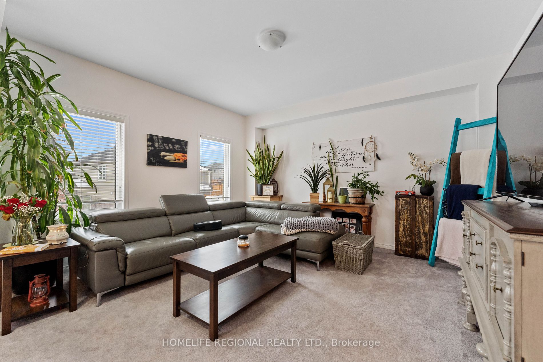 242 Diana Dr