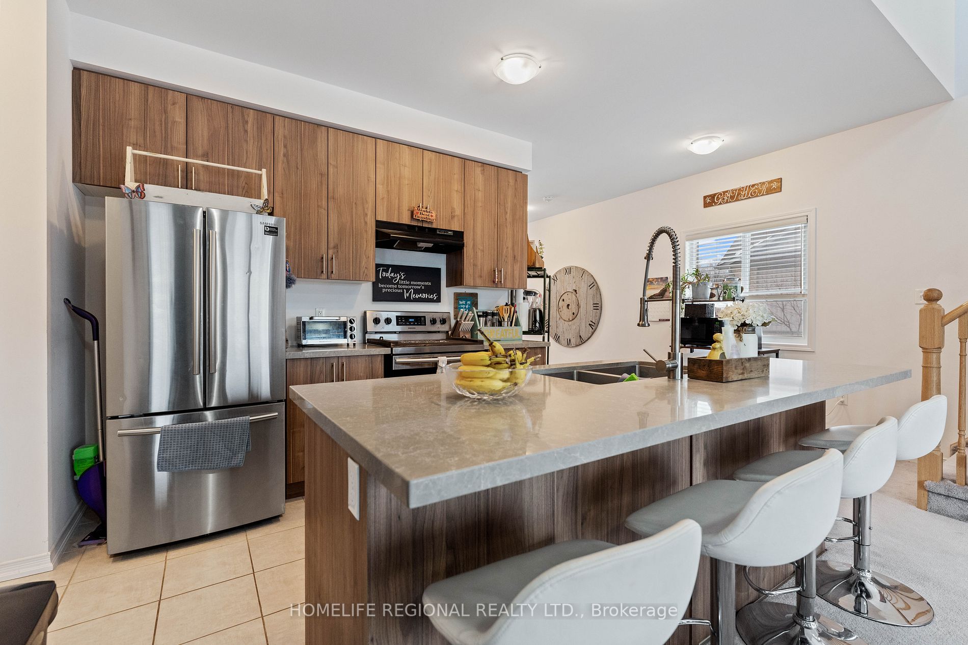 242 Diana Dr