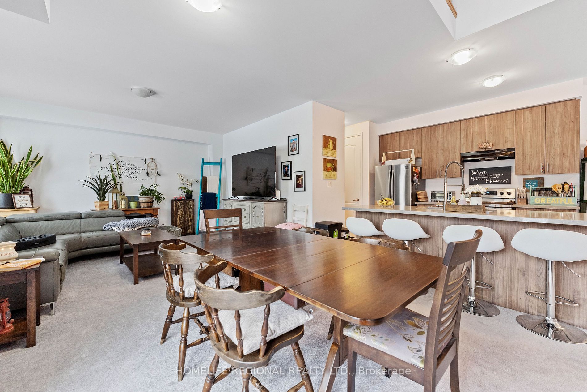 242 Diana Dr