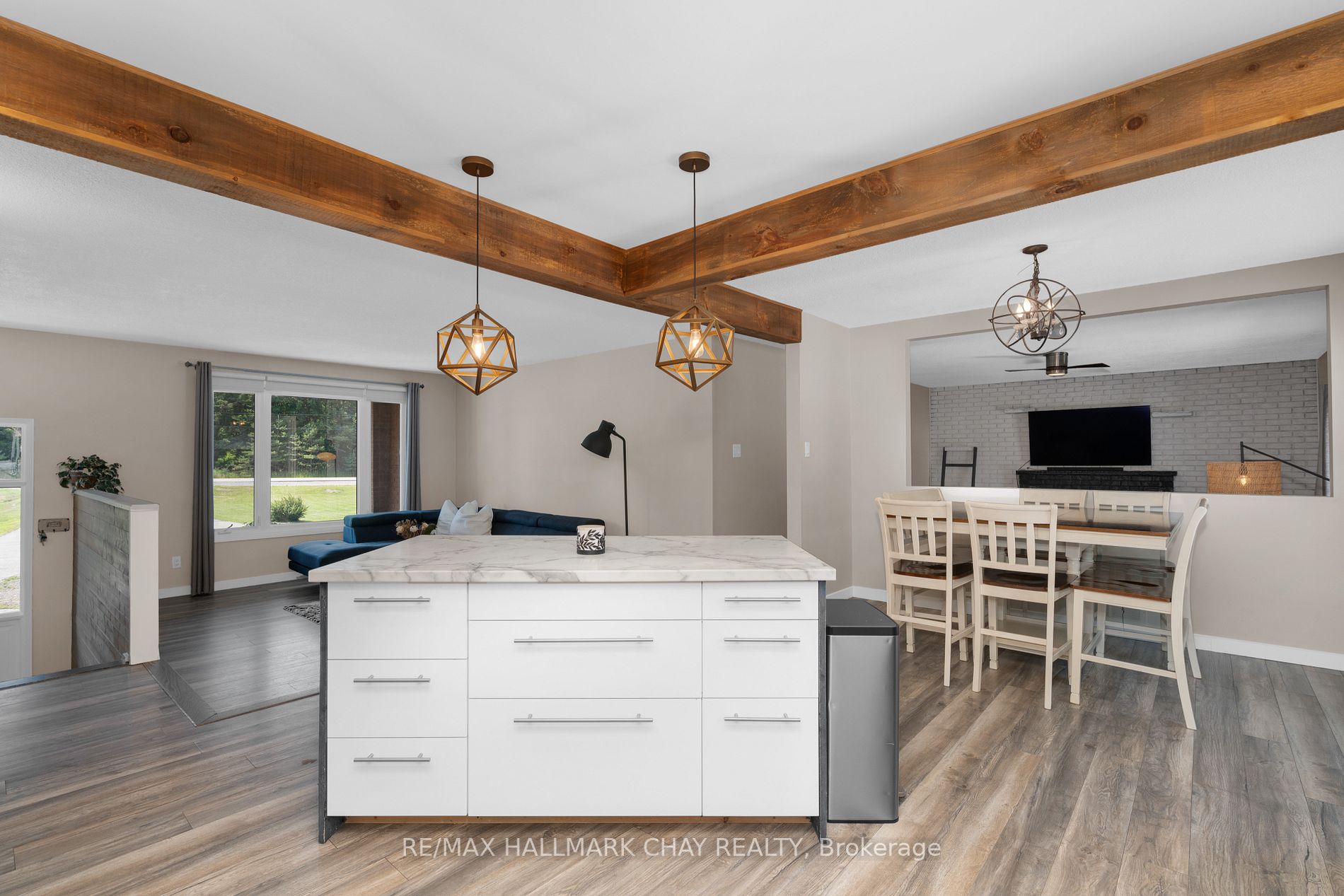 4449 Penetanguishene Rd