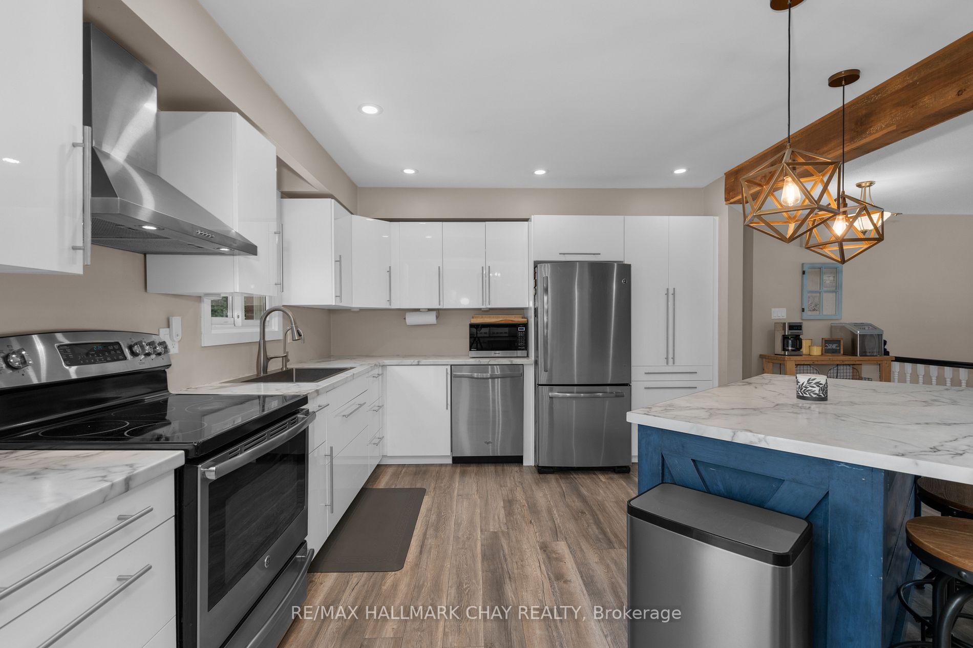 4449 Penetanguishene Rd