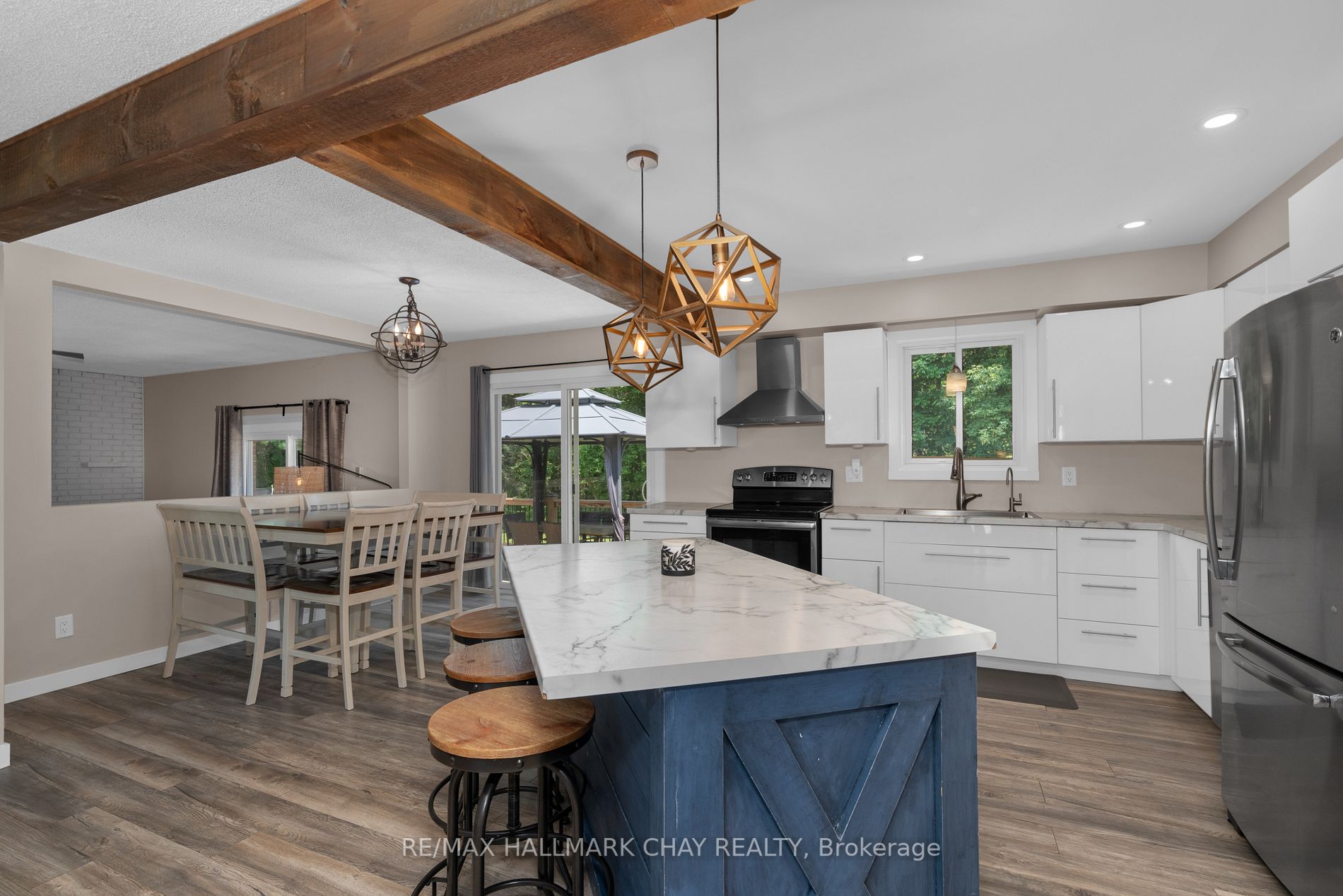 4449 Penetanguishene Rd