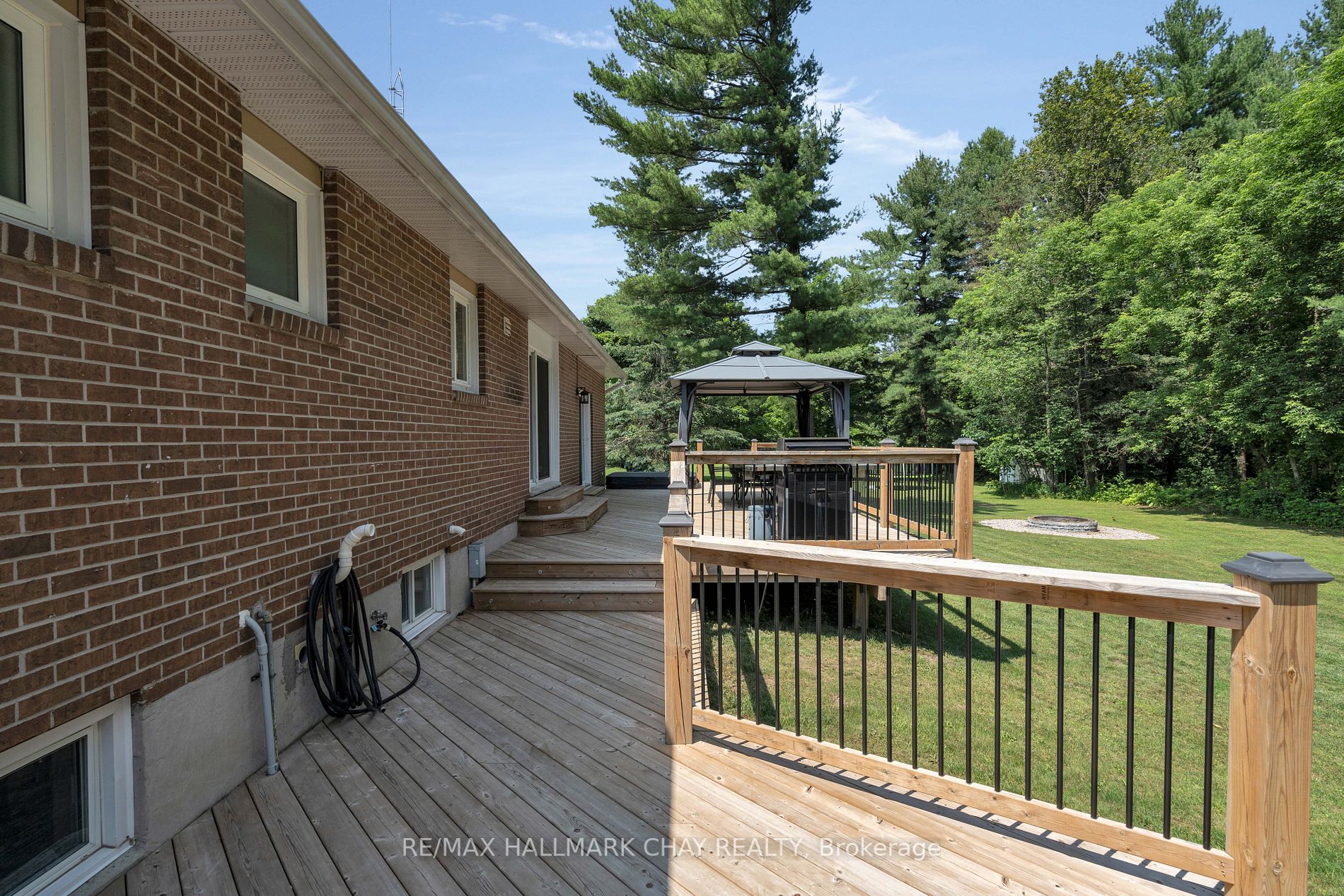 4449 Penetanguishene Rd