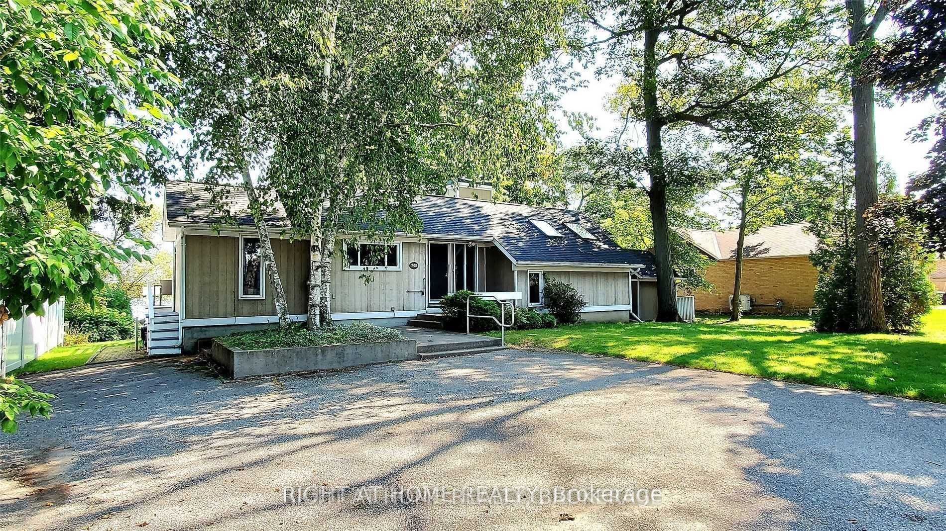 743 Broadview Ave